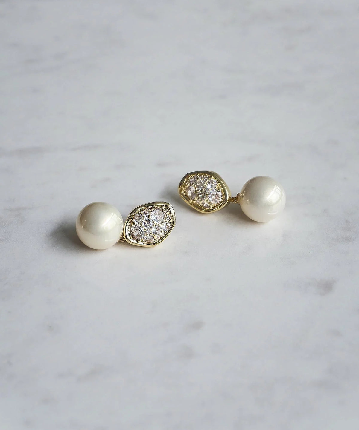 【当日発送】オーバルビジュードロップパールピアス