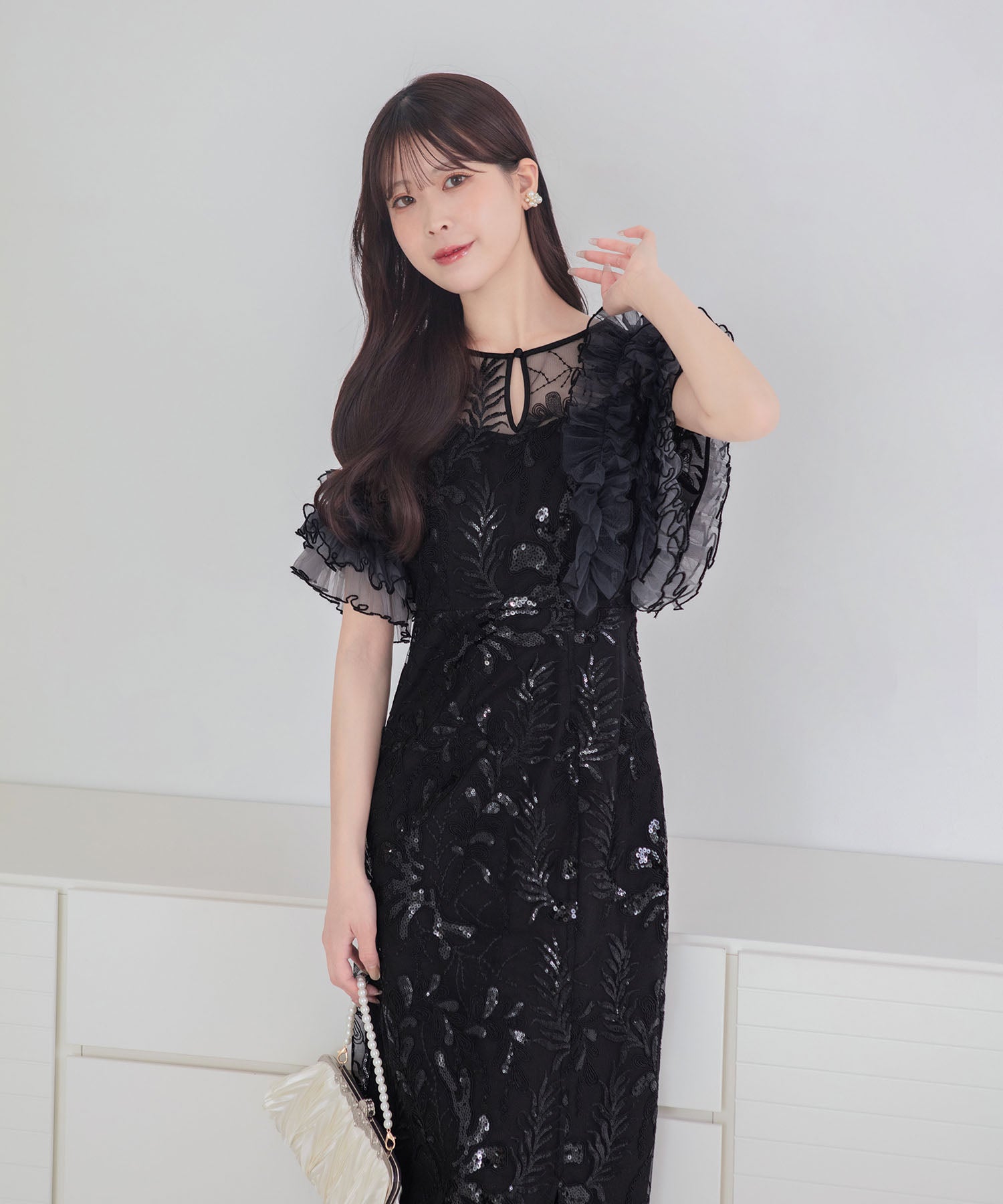 【COMING SOON】アシンメトリーチュールフリルスパンコールIラインワンピースドレス