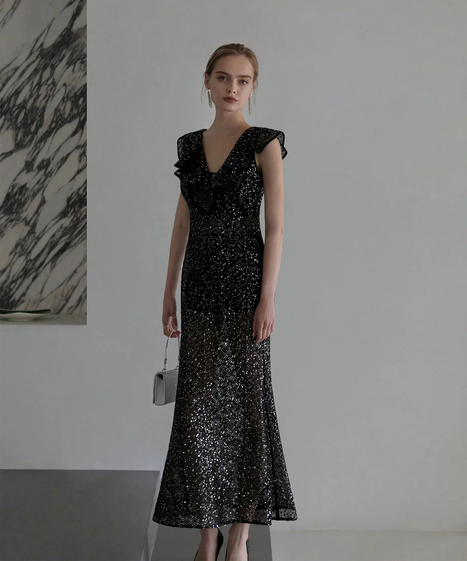 【LEJA LUXE】Vネックラメタイトマーメイドドレス