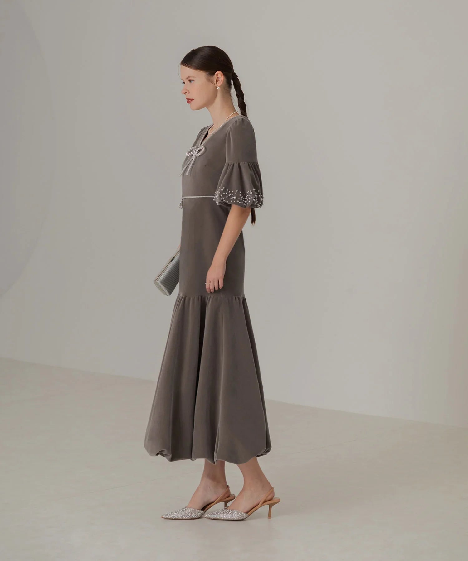 【當天出貨】珍珠石絲帶絲絨縮褶連身裙