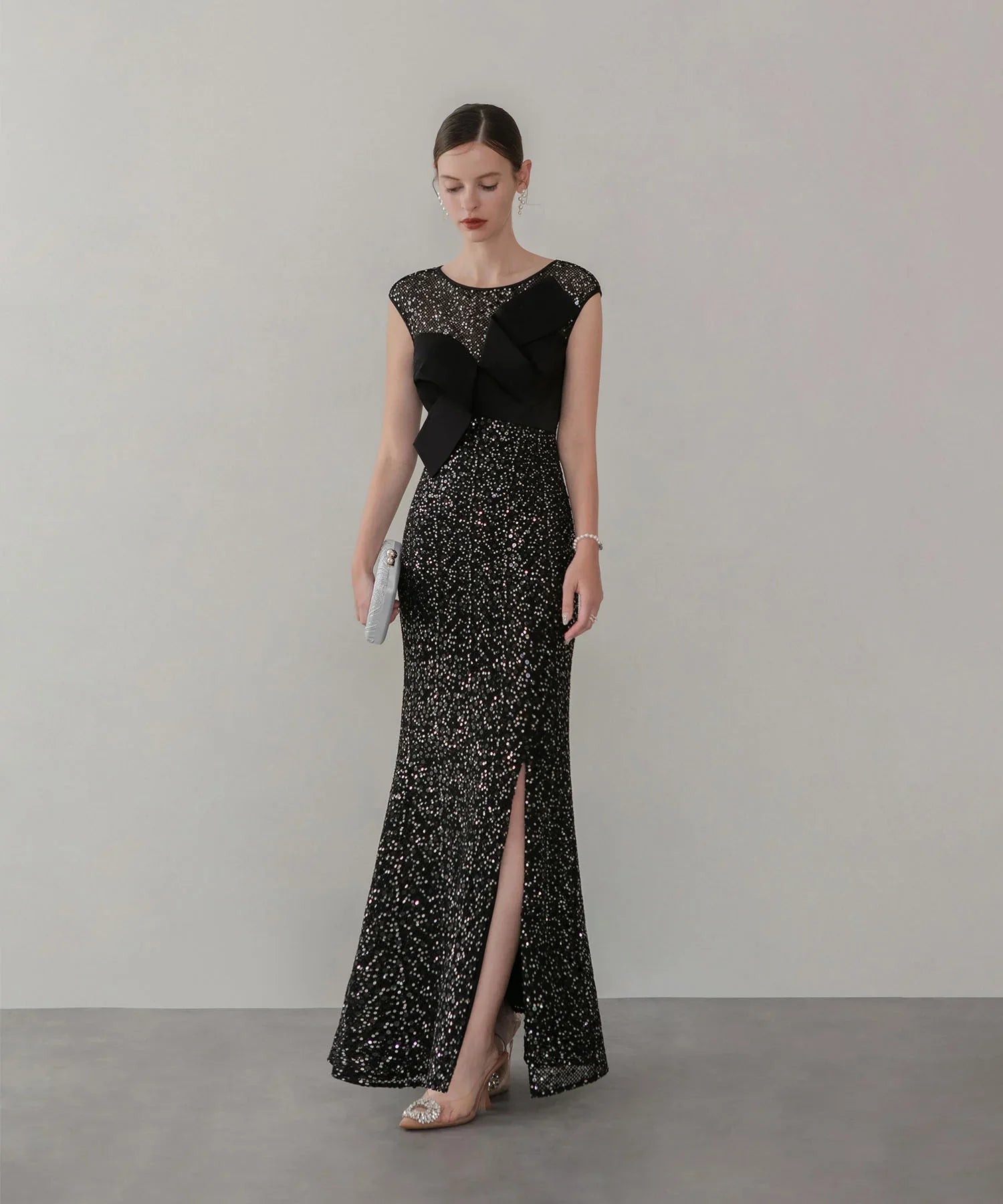 【LEJA LUXE】アシンメトリーツイストデザインスパンコールドレス