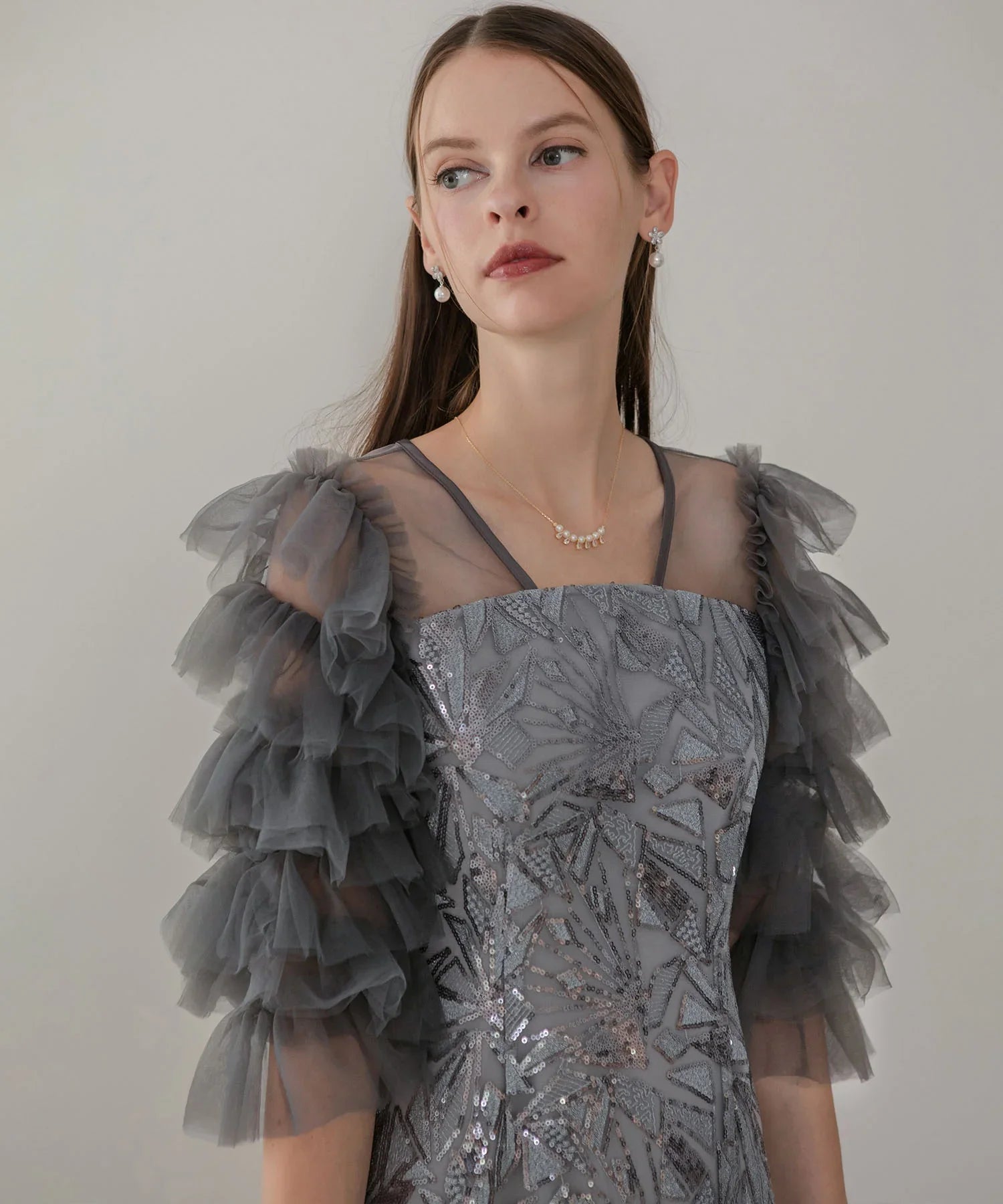 【当日発送】チュールフリルスリーブスパンコールIラインワンピースドレス