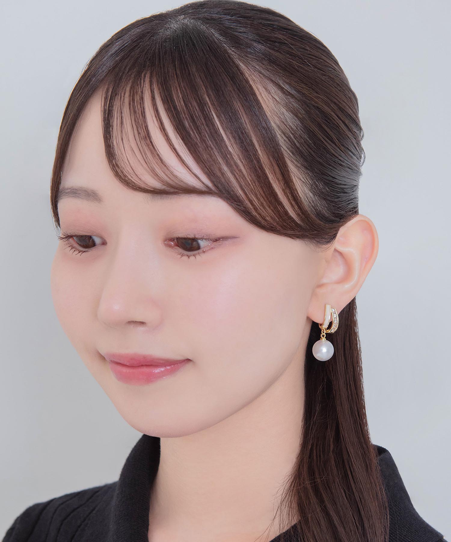 【当日発送】ゴールドカーブラインドロップパールピアス