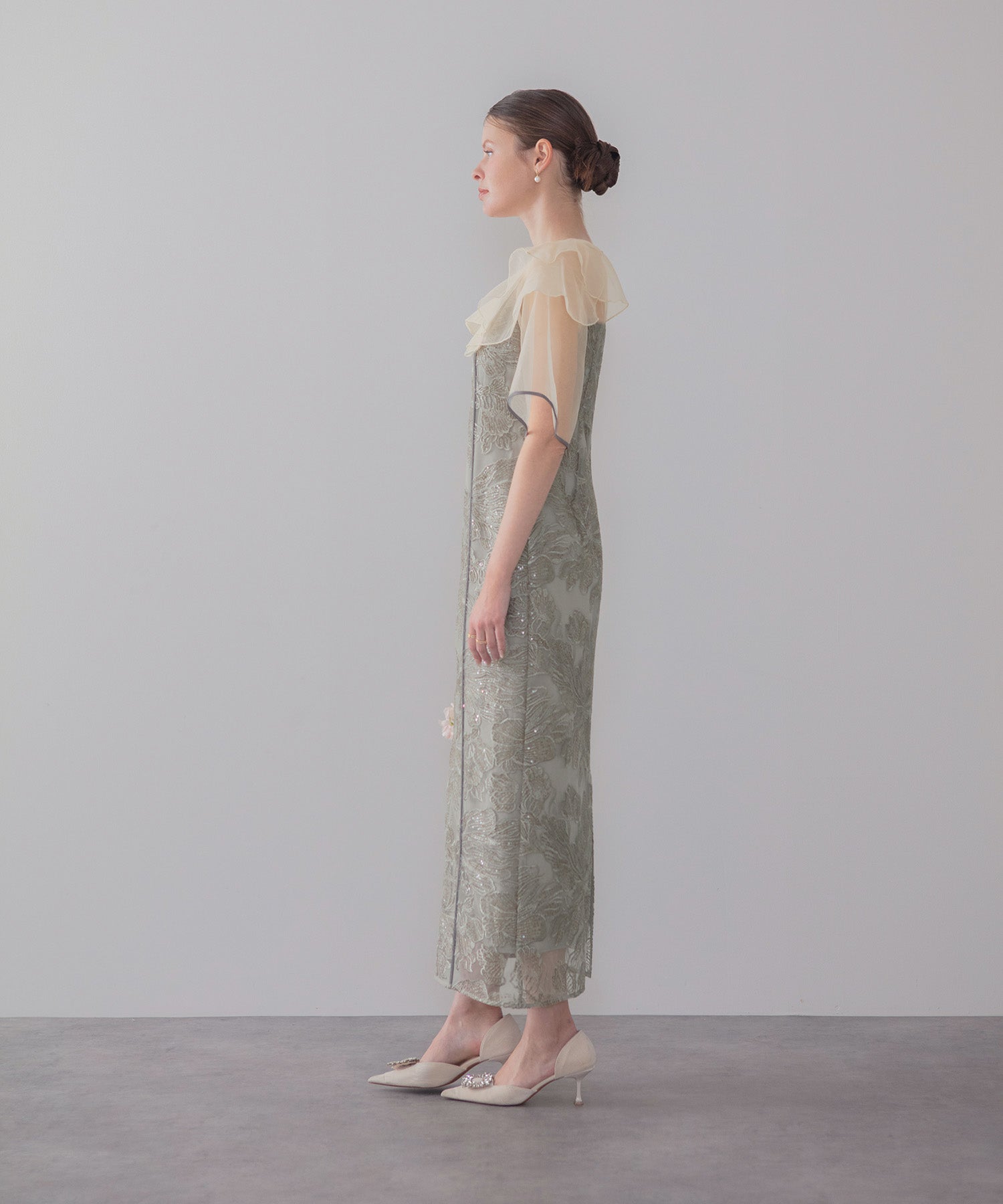 【COMING SOON】ラッフルシアーパイピングIラインワンピースドレス
