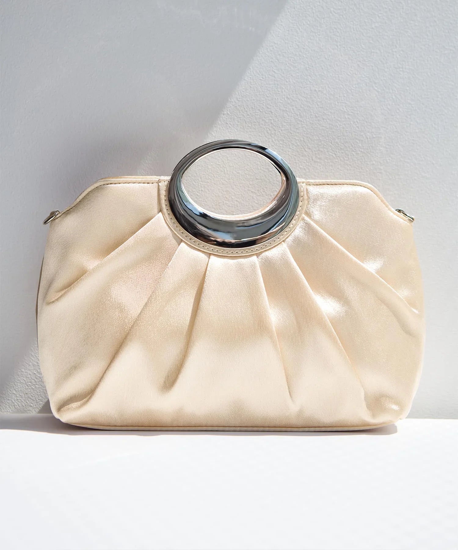 【一部当日発送】サテンプリーツリングハンドル2WAYクラッチバッグ