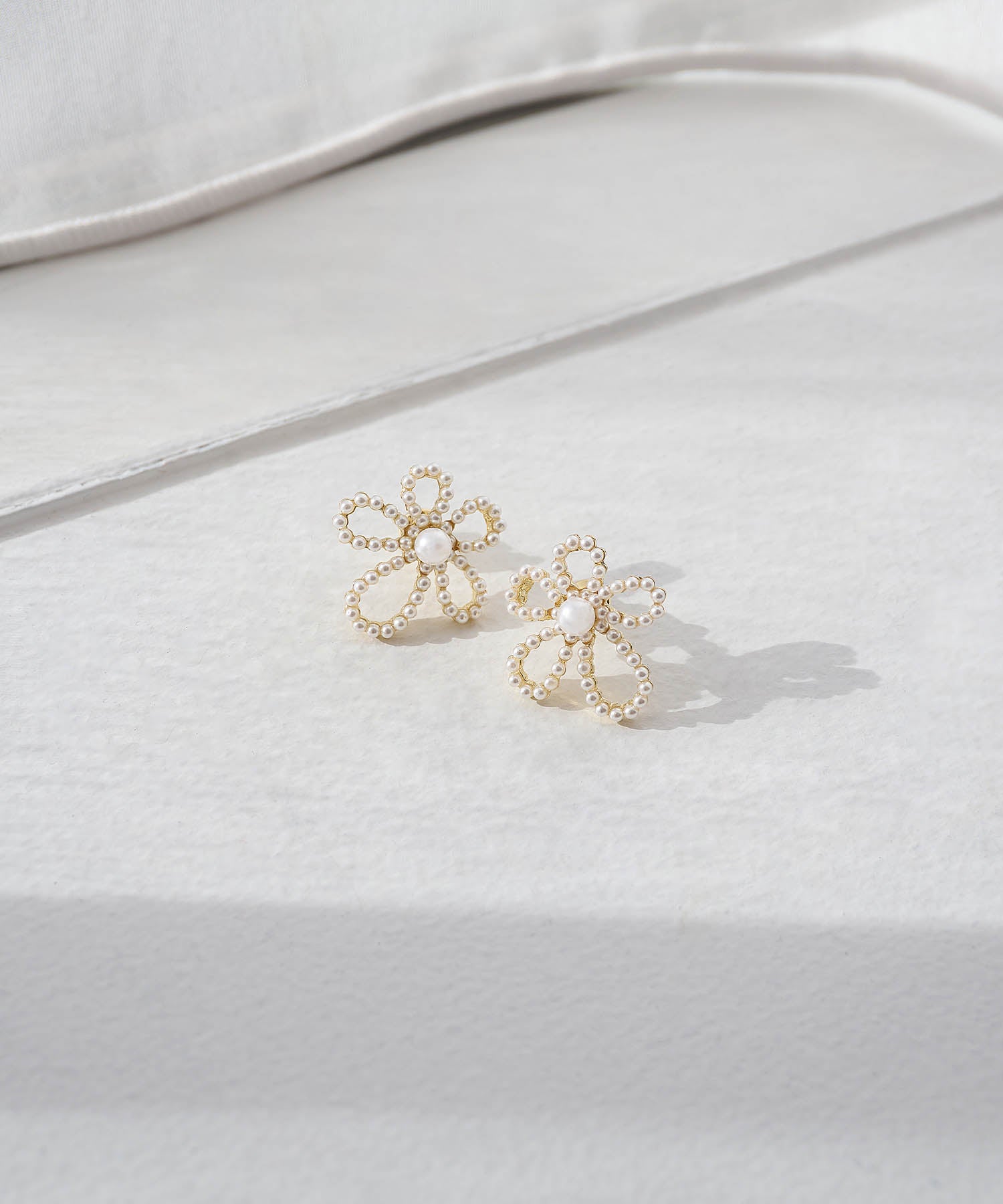 【当日発送】フラワービジューパールピアス