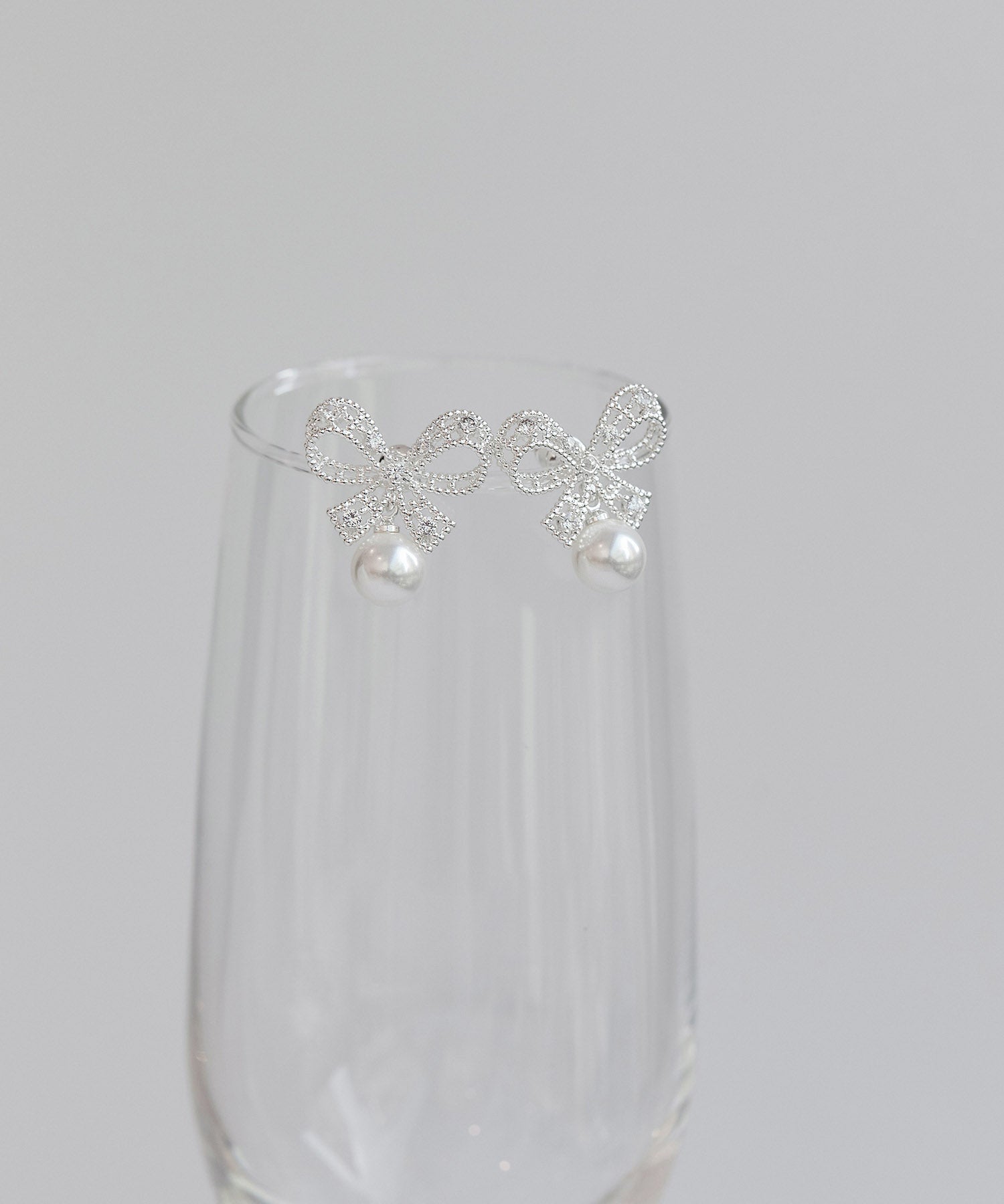 【当日発送】ビジューリボンパールピアス