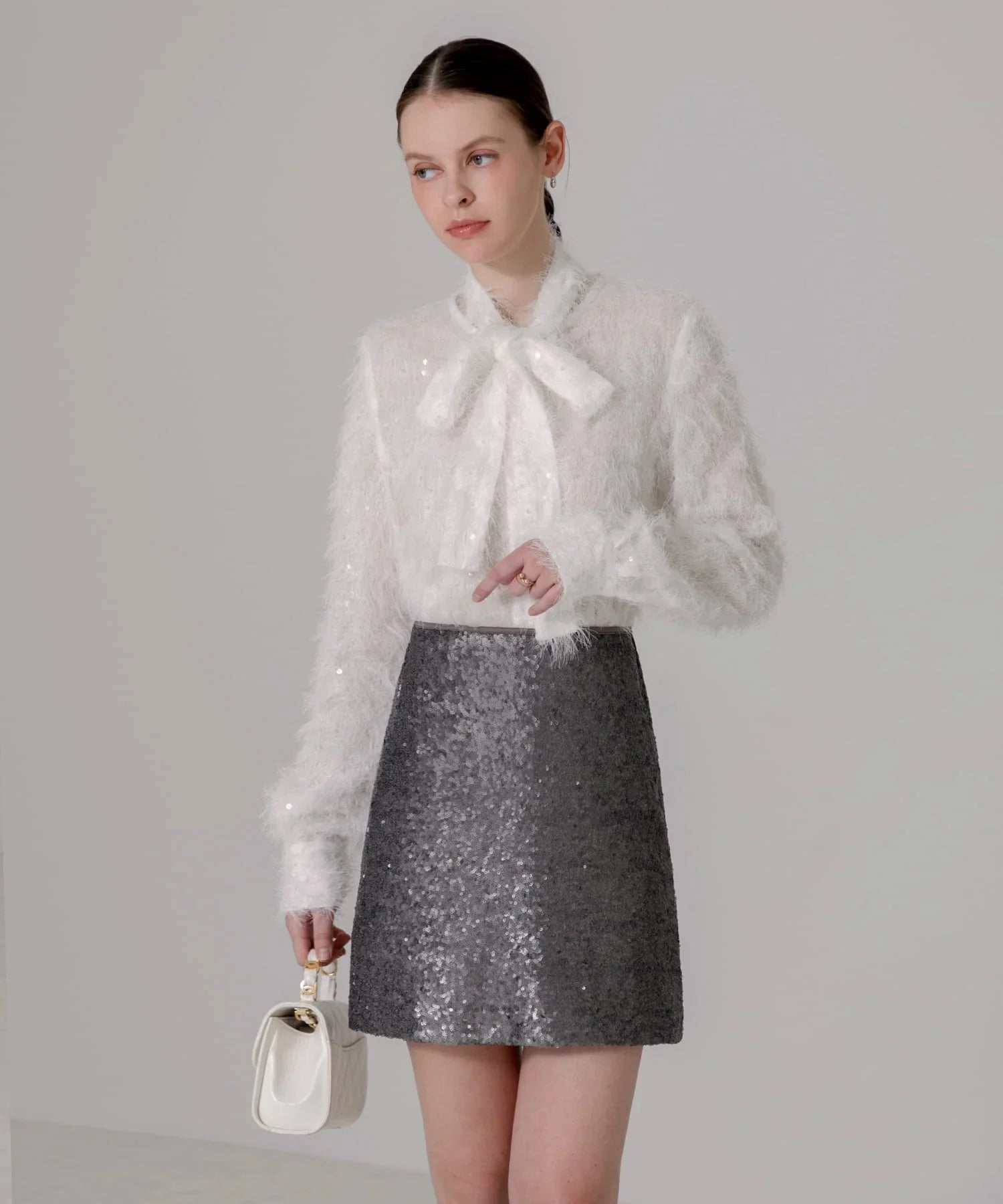 【当日発送】リボン2WAYフェザーファブリックスパンコールブラウス