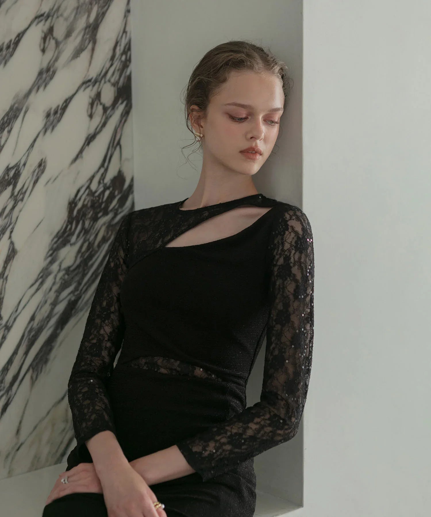 【LEJA LUXE】アシンメトリーレーススリムフィットIラインドレス