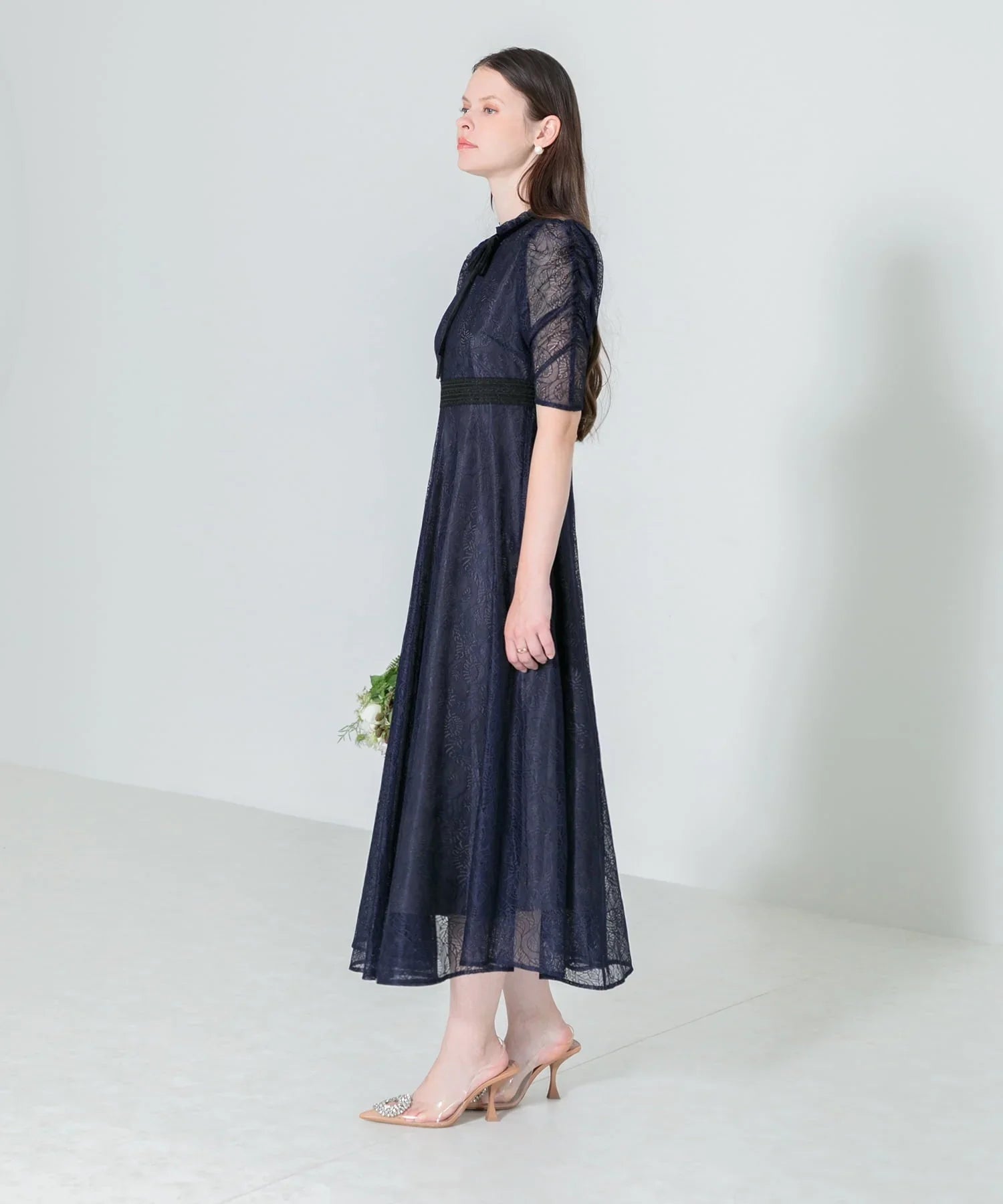 【當天出貨】腰線泡泡袖蕾絲長洋裝