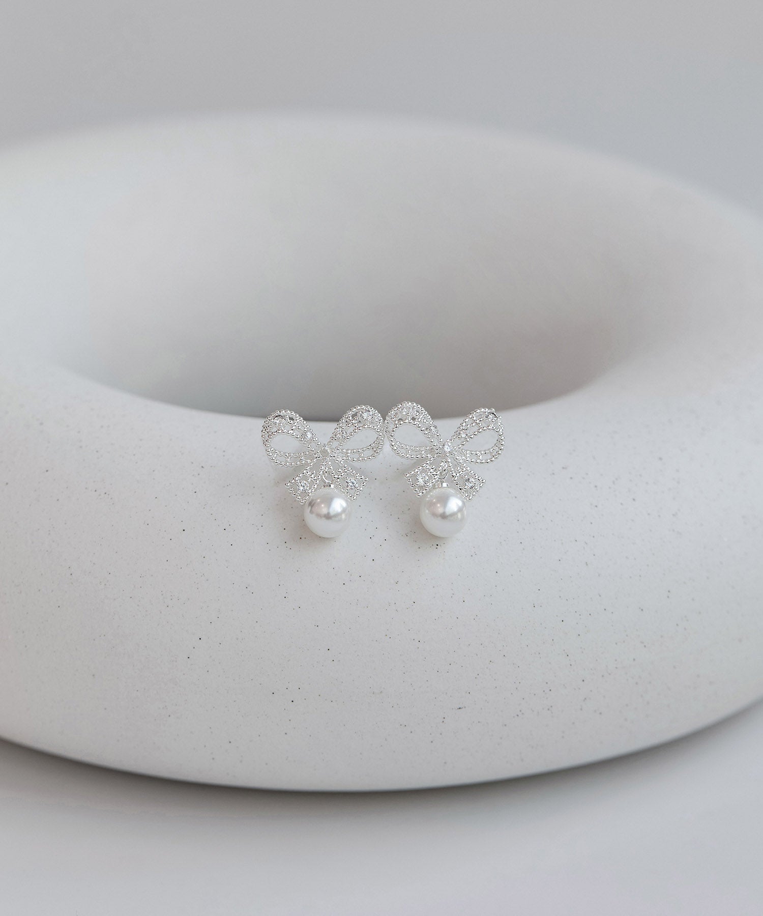 【当日発送】ビジューリボンパールピアス