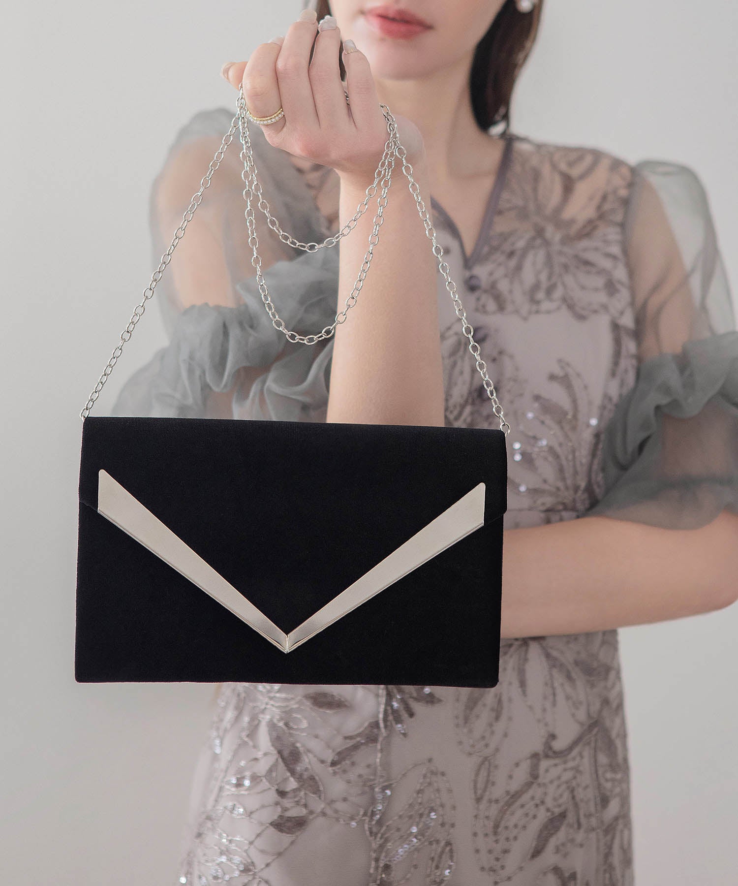 【当日発送】Vカットメタルパーツベロア2WAYクラッチバッグ