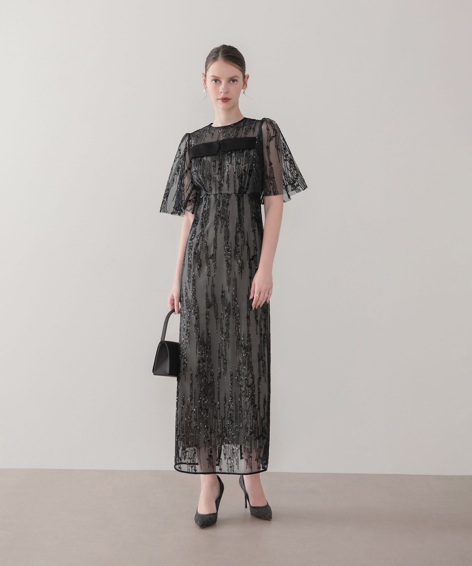 【当日発送】デコルテデザインフレアスリーブスパンコールIラインワンピースドレス