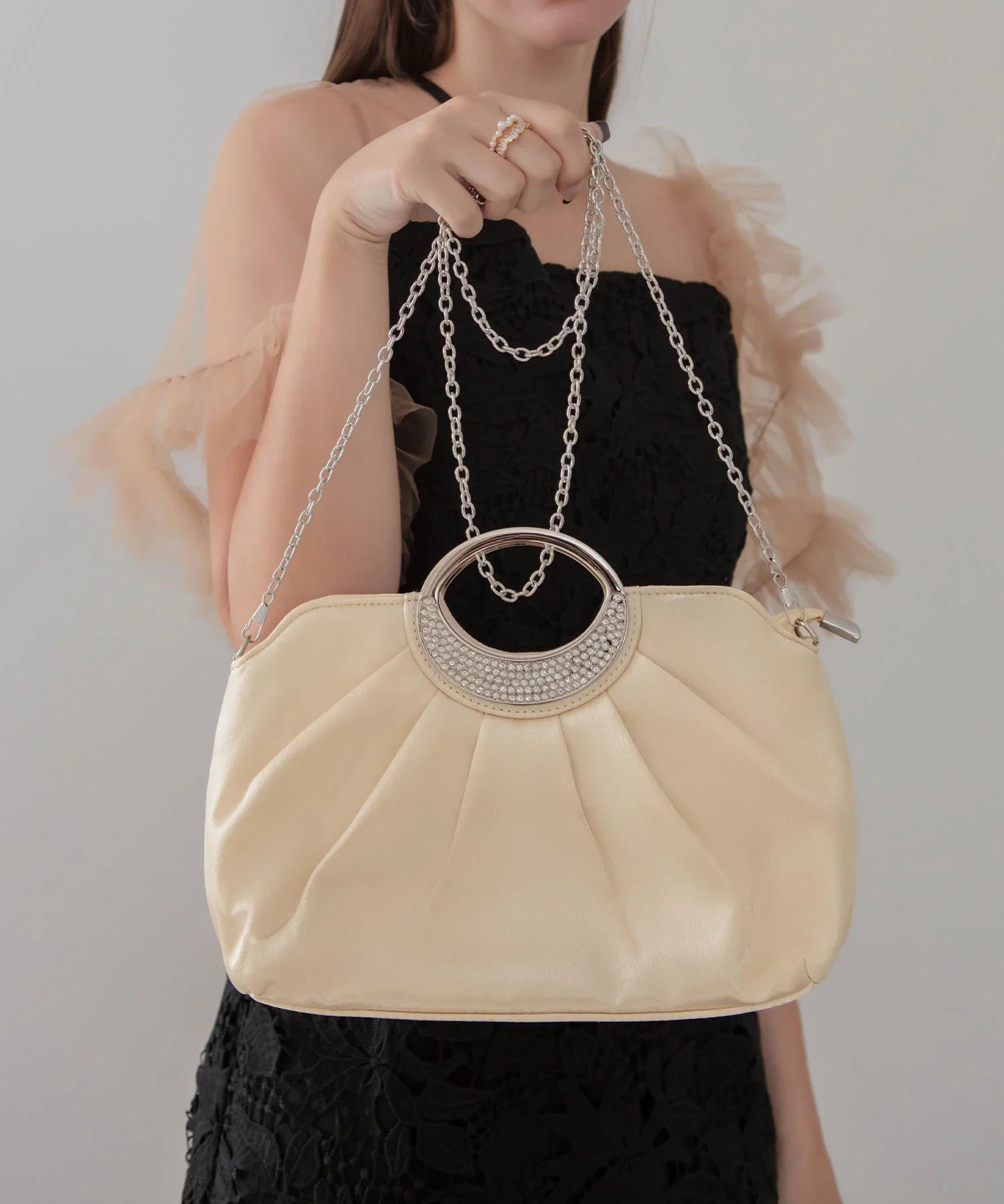 【一部当日発送】サテンプリーツリングハンドル2WAYクラッチバッグ