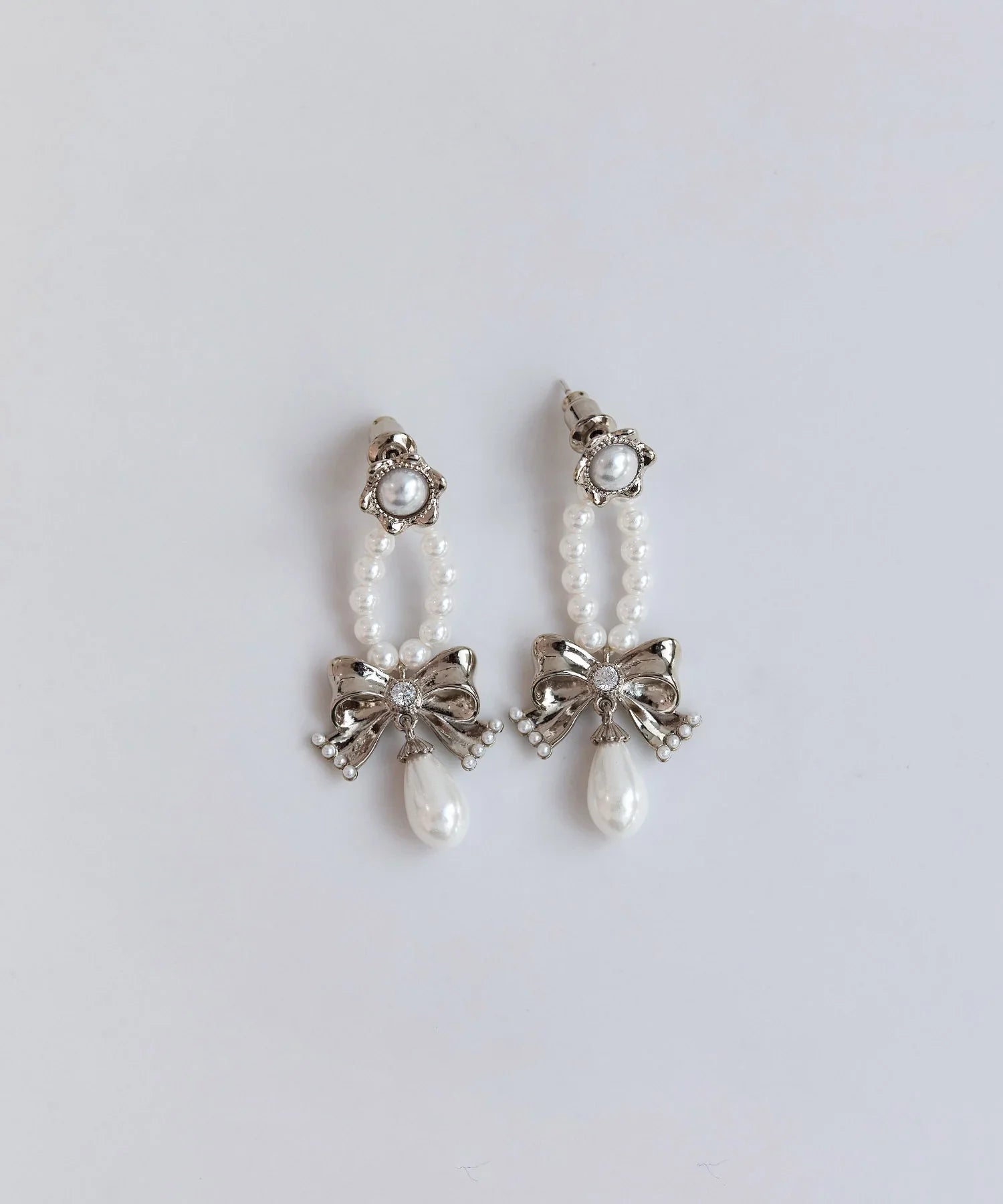 【当日発送】ゴールドリボンモチーフパールピアス