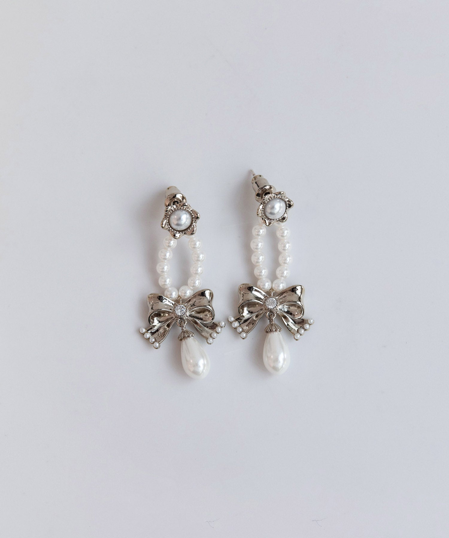 【当日発送】ゴールドリボンモチーフパールピアス