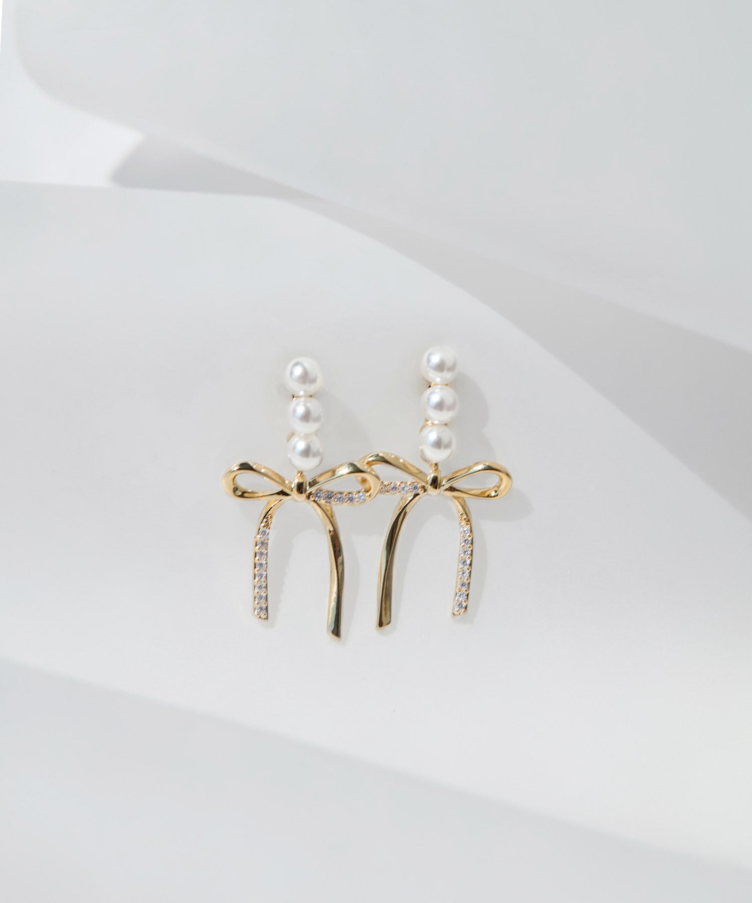 【当日発送】ドロップパールリボンピアス