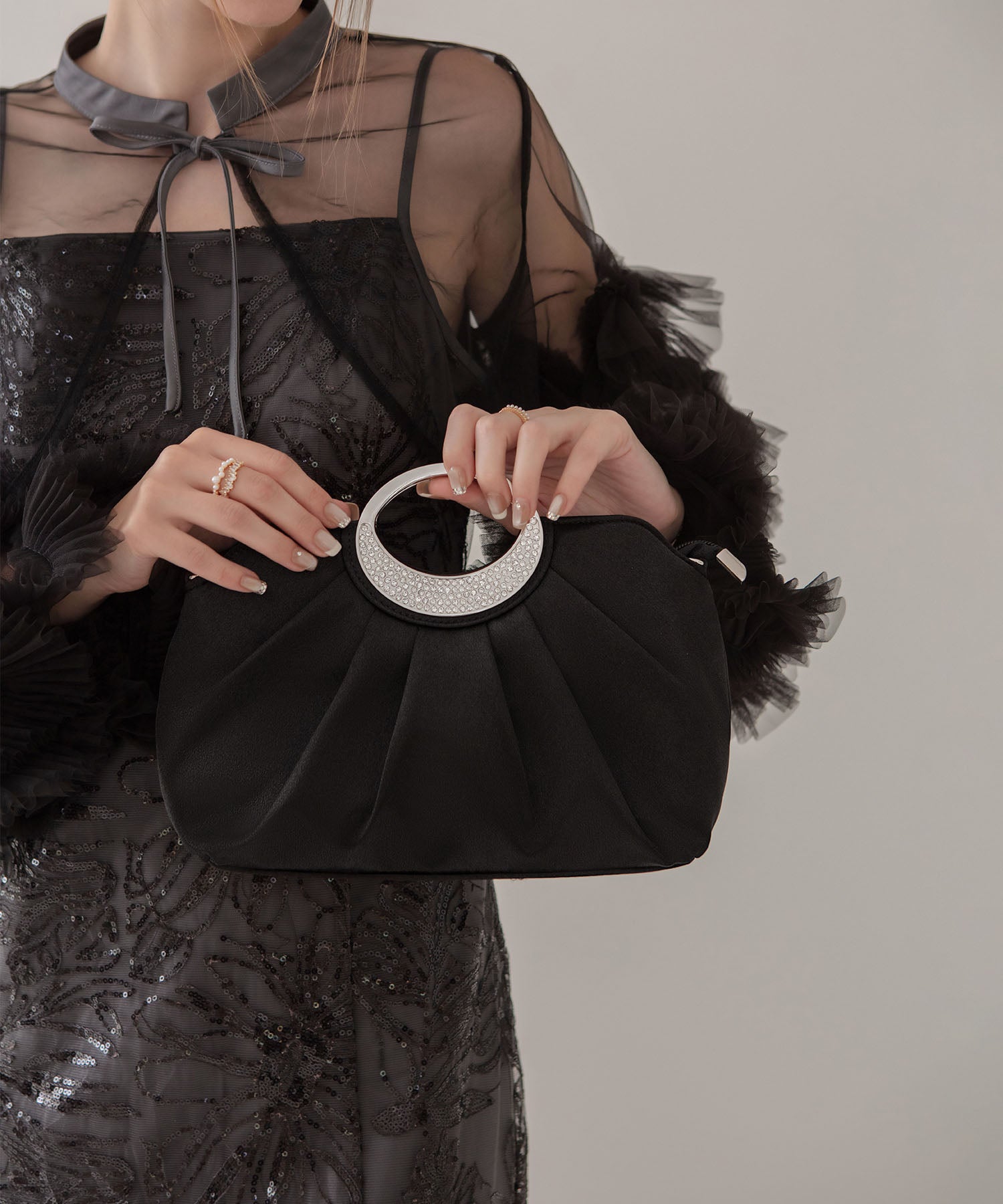 【一部当日発送】サテンプリーツリングハンドル2WAYクラッチバッグ