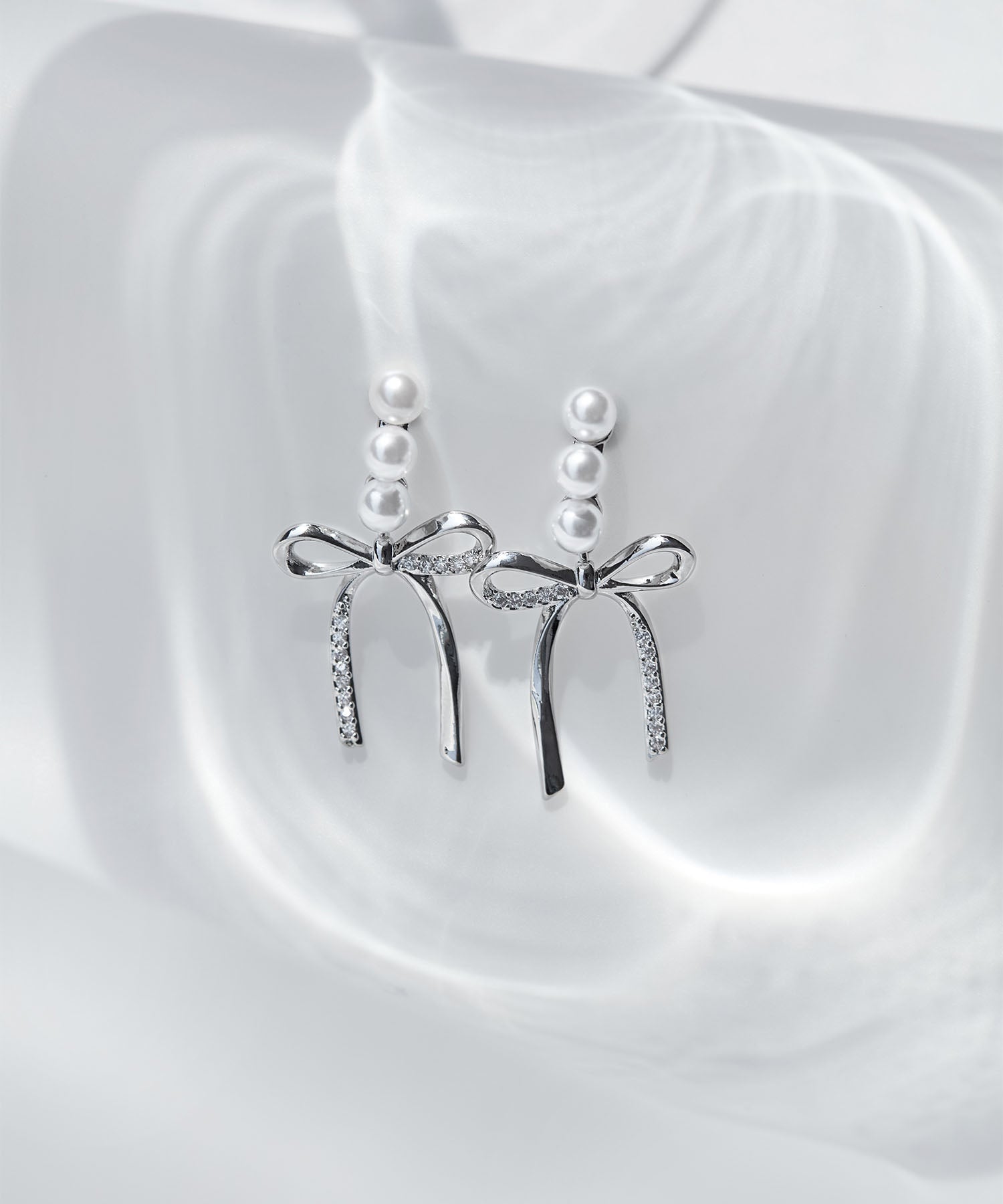 【当日発送】ドロップパールリボンピアス