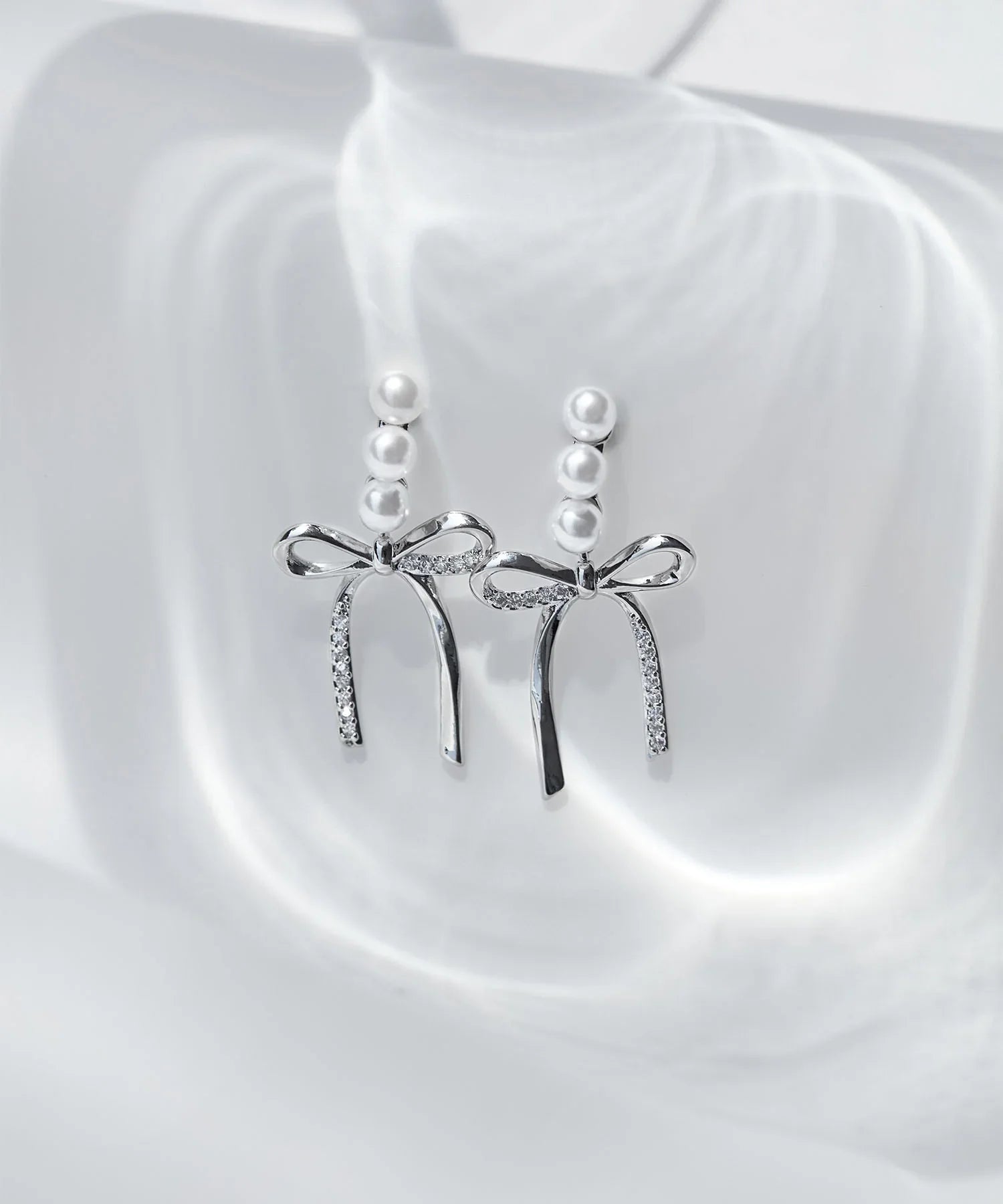 【当日発送】ドロップパールリボンピアス