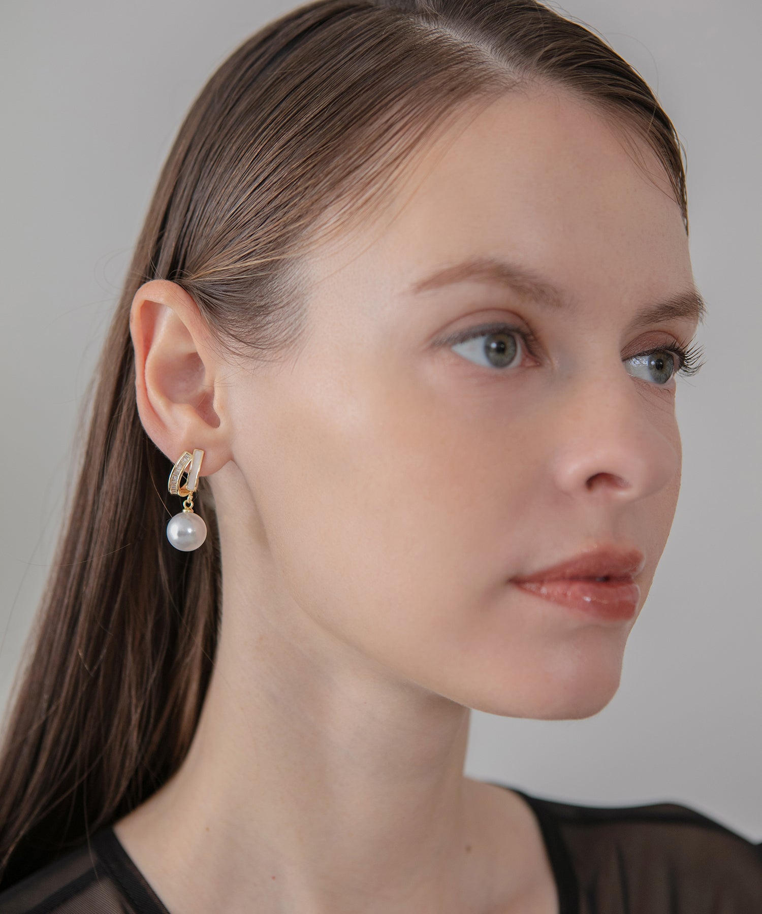 【COMING SOON】ゴールドカーブラインドロップパールピアス