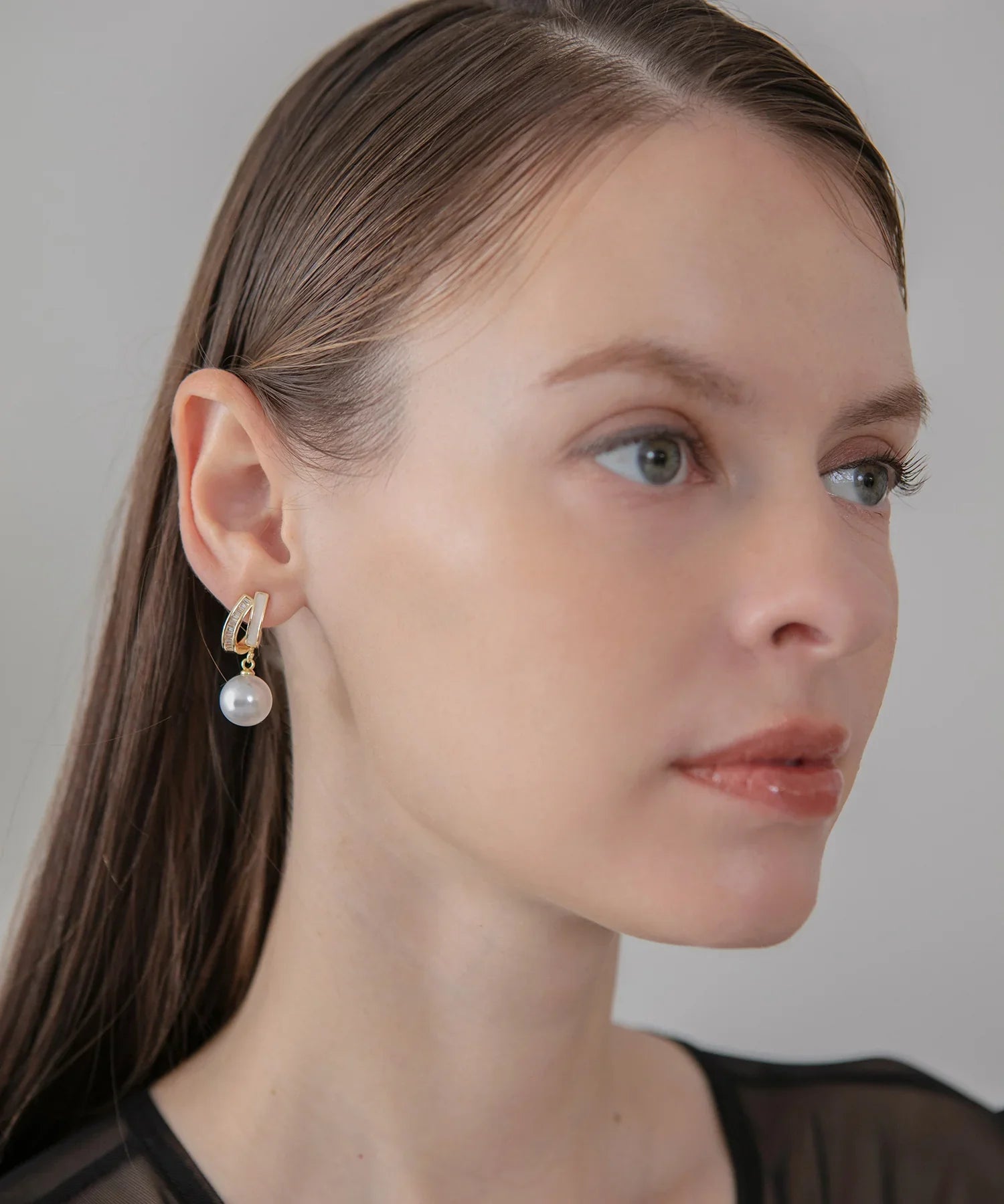 【当日発送】ゴールドカーブラインドロップパールピアス
