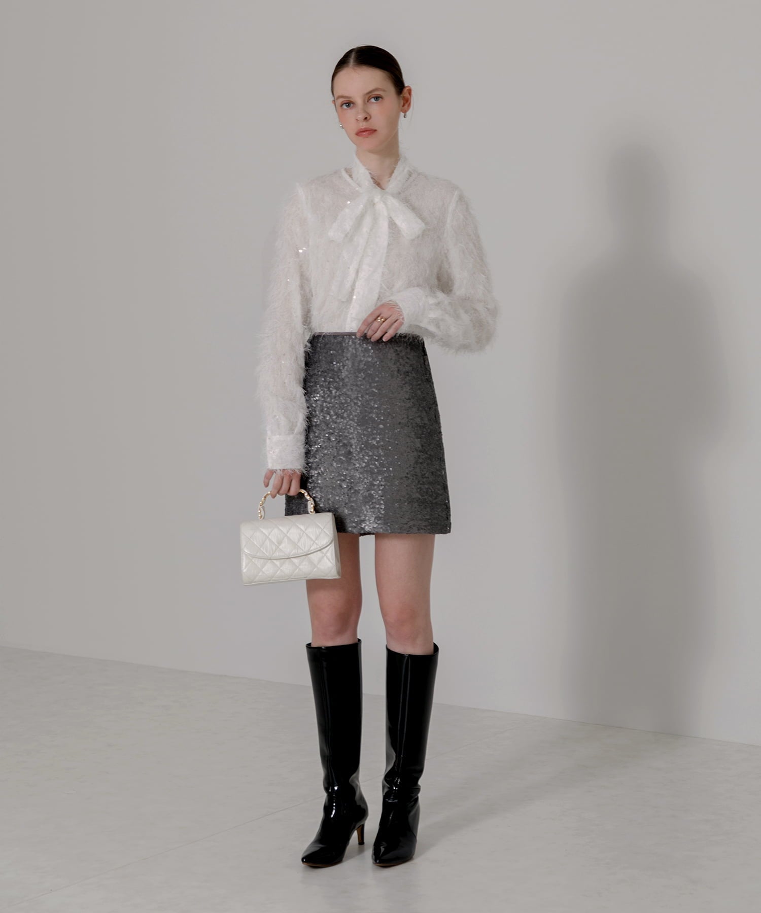 【当日発送】リボン2WAYフェザーファブリックスパンコールブラウス