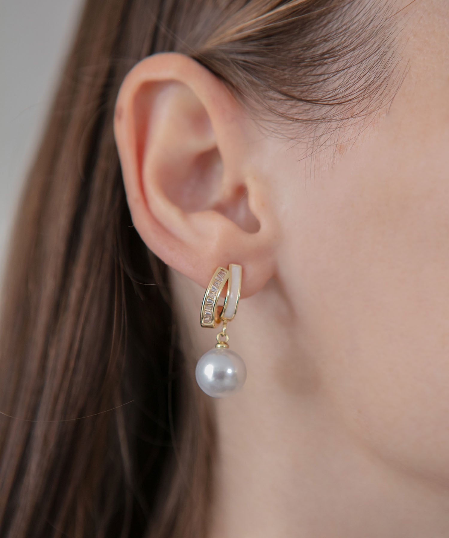 【COMING SOON】ゴールドカーブラインドロップパールピアス