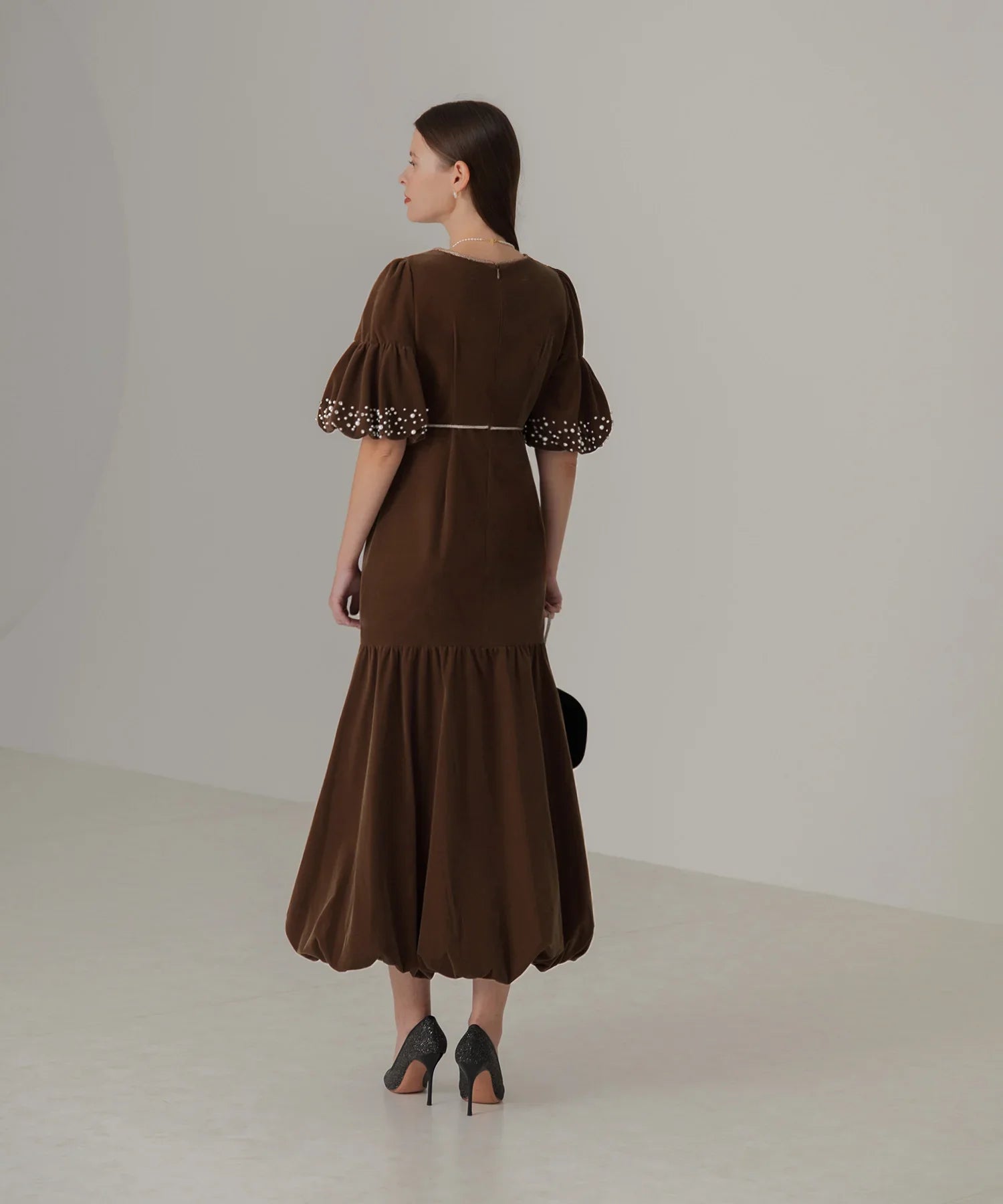 【當天出貨】珍珠石絲帶絲絨縮褶連身裙