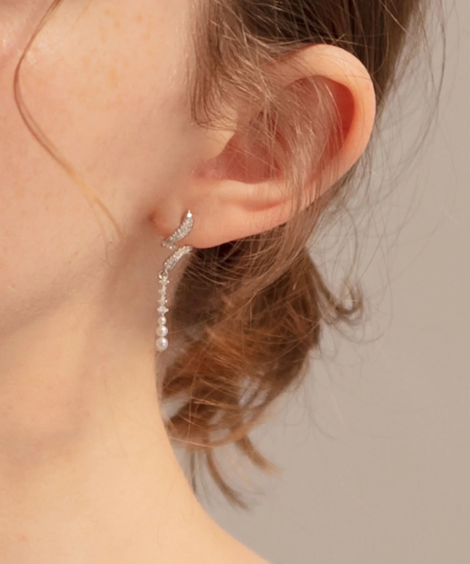 【当日発送】ビジューパールツイストピアス