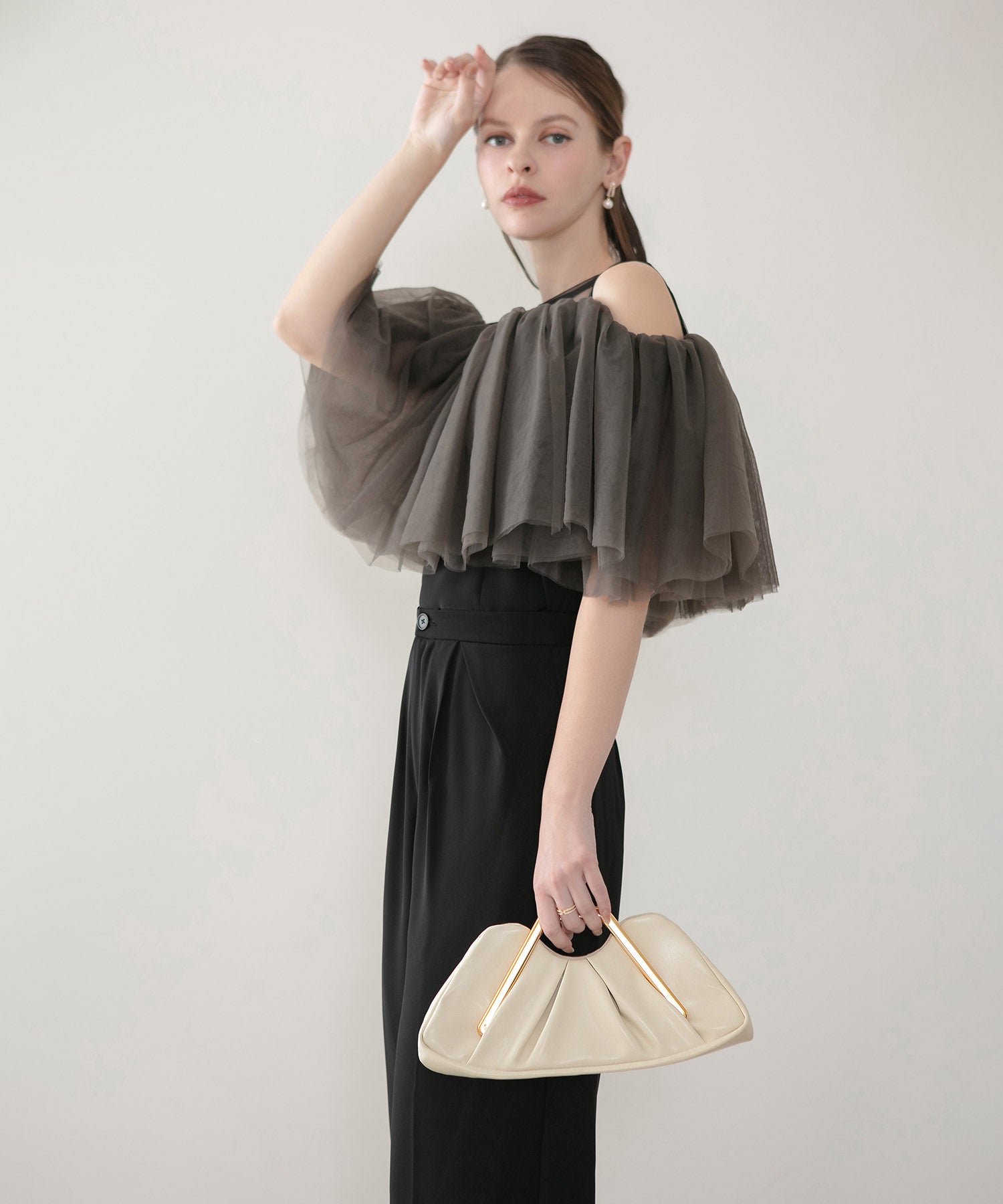 【当日発送】メタルハンドルギャザークラッチバッグ