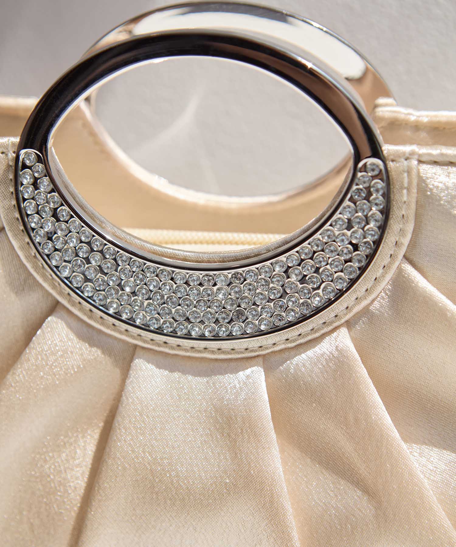 【一部当日発送】サテンプリーツリングハンドル2WAYクラッチバッグ