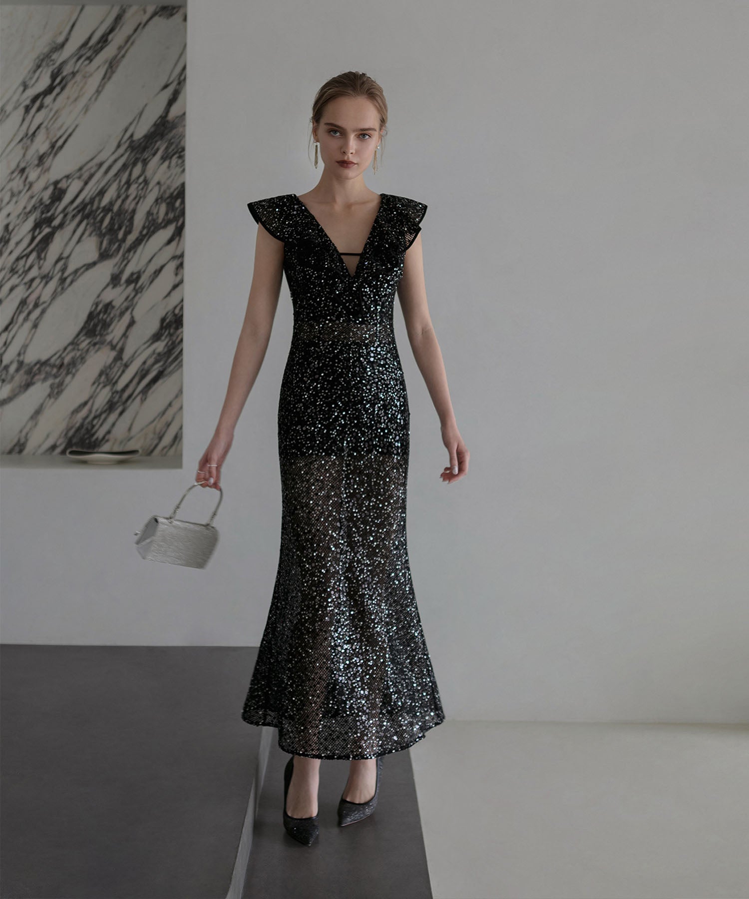 【LEJA LUXE】Vネックラメタイトマーメイドドレス