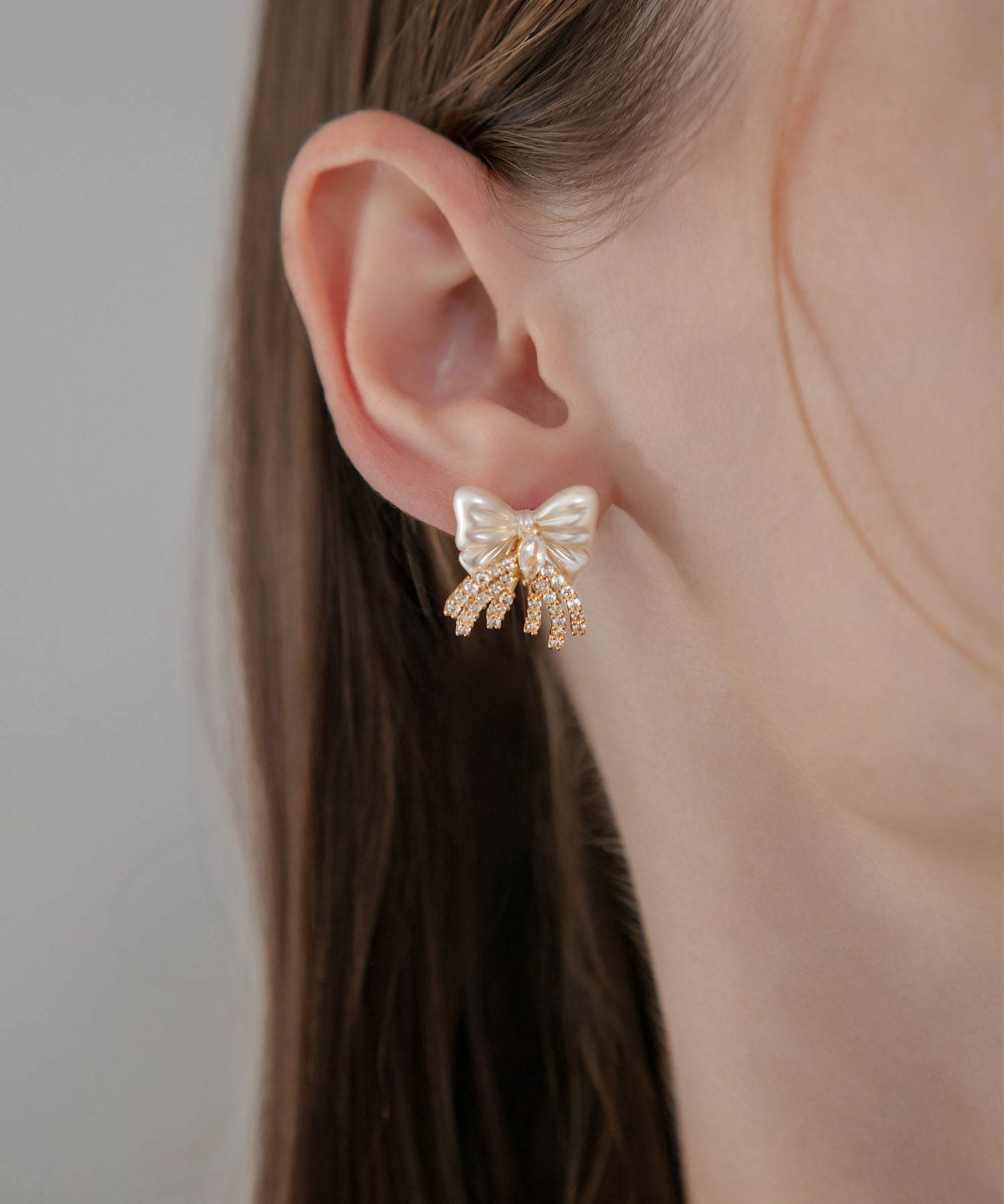 【当日発送】パールリボンモチーフストーンフリンジピアス