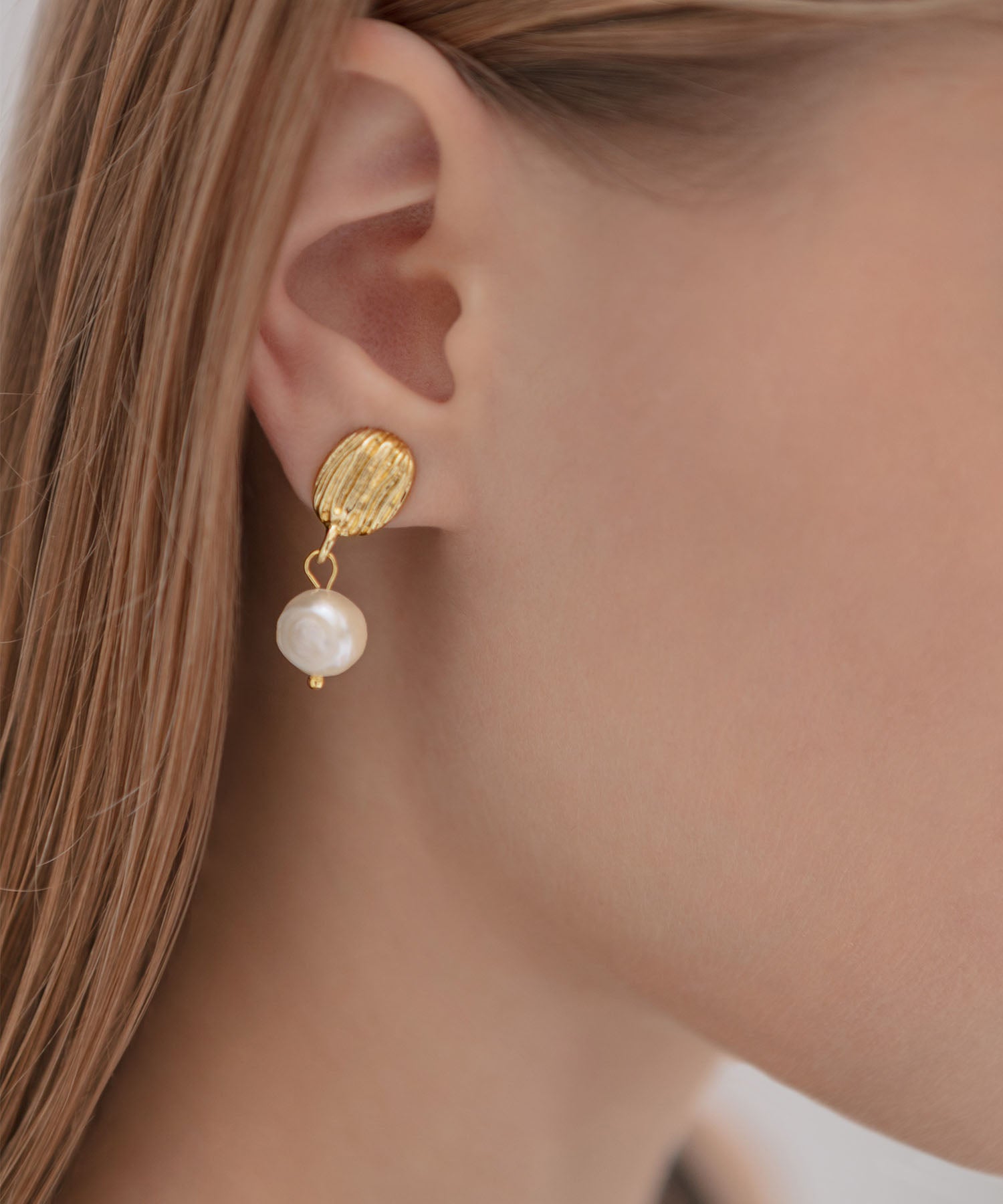 【当日発送】ゴールドプレートパールピアス