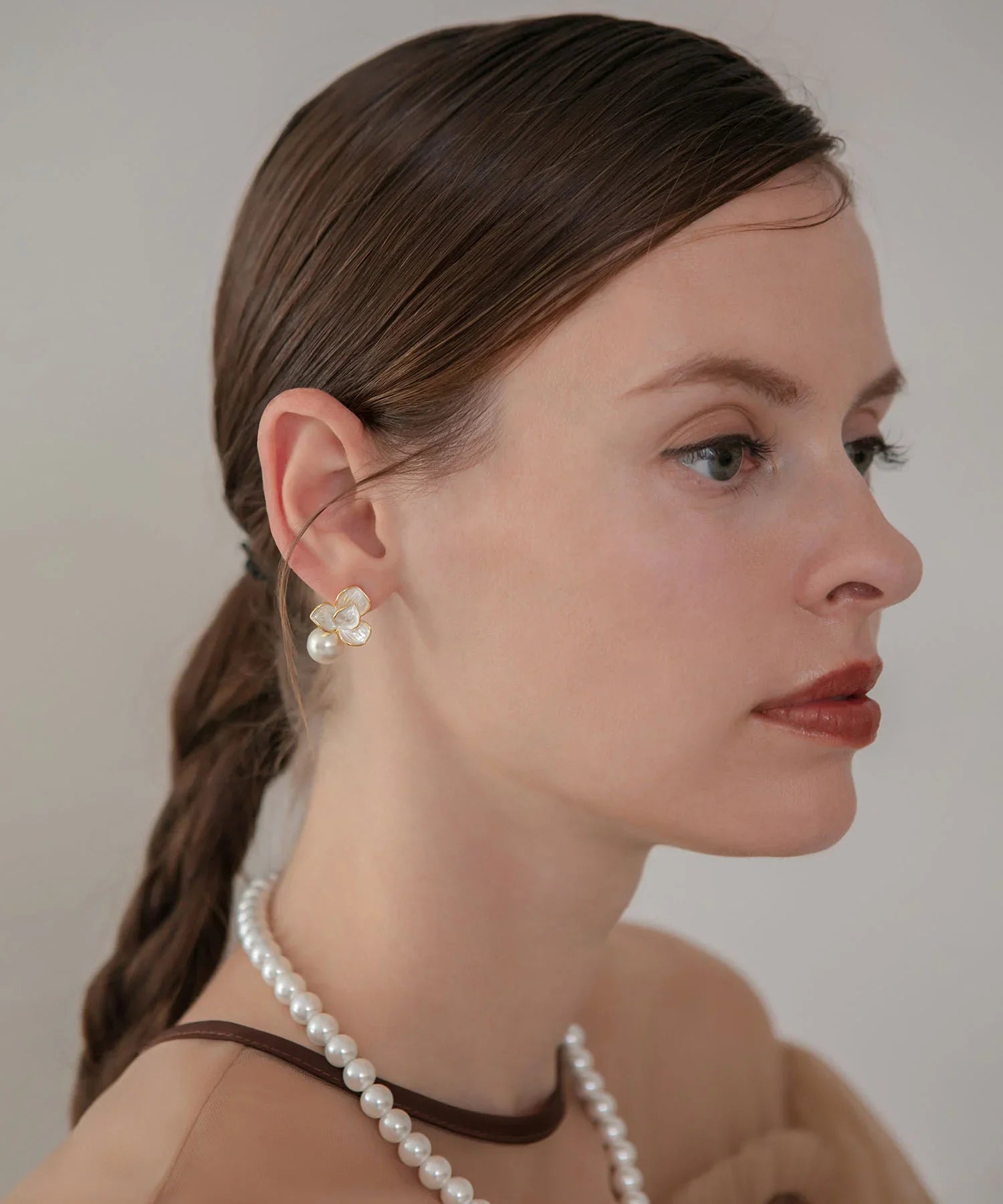 【当日発送】フラワーモチーフパールコンビピアス