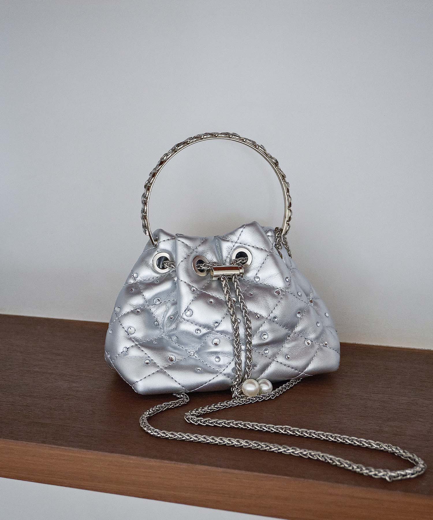 【COMING SOON】ビジューストーンキルティングバケット2WAYハンドバッグ