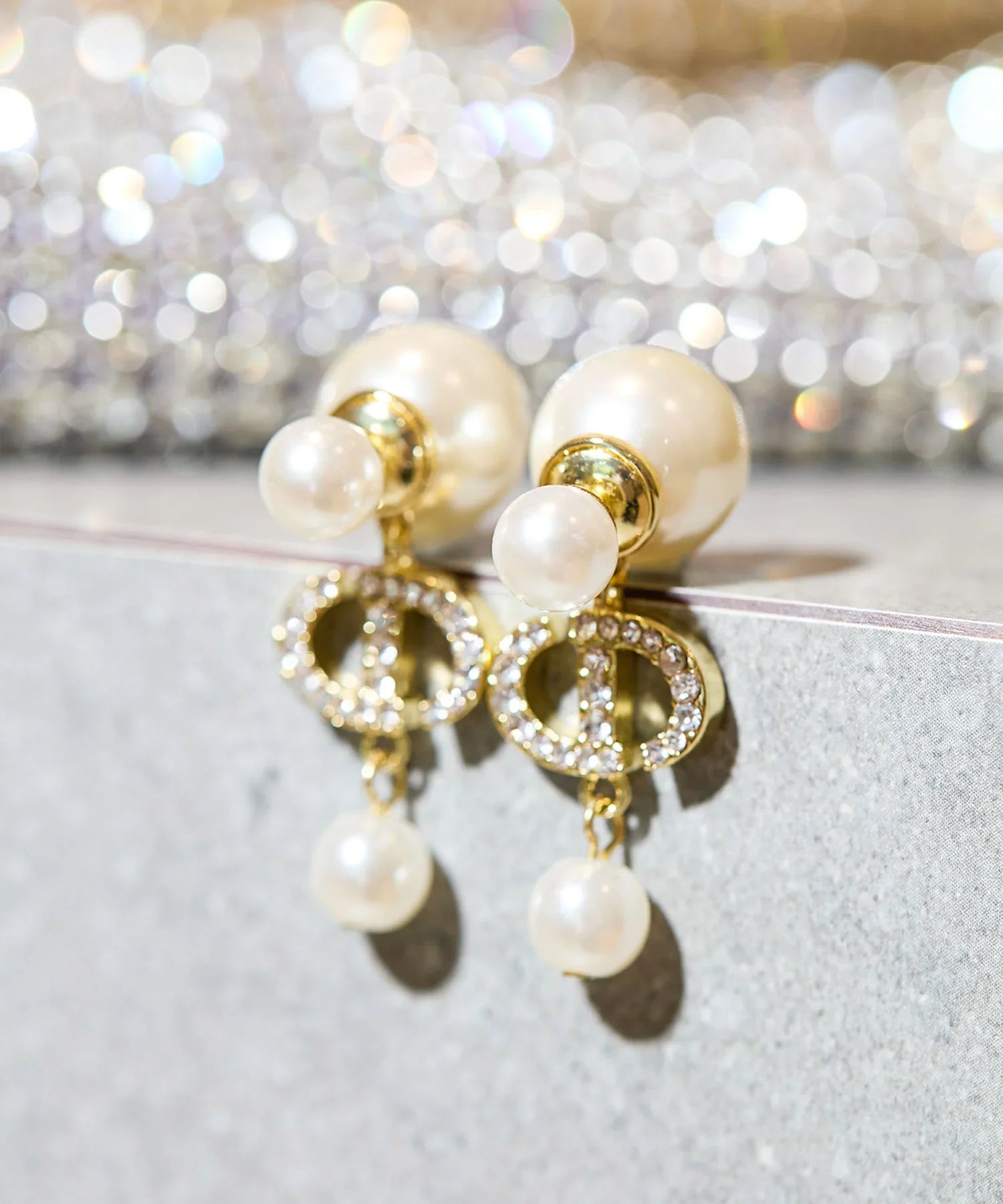 【当日発送】ゴールドパールオーバルモチーフピアス