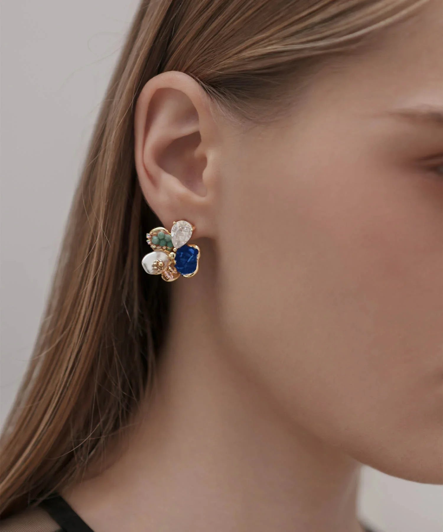 【当日発送】フラワービジューミックスパーツピアス