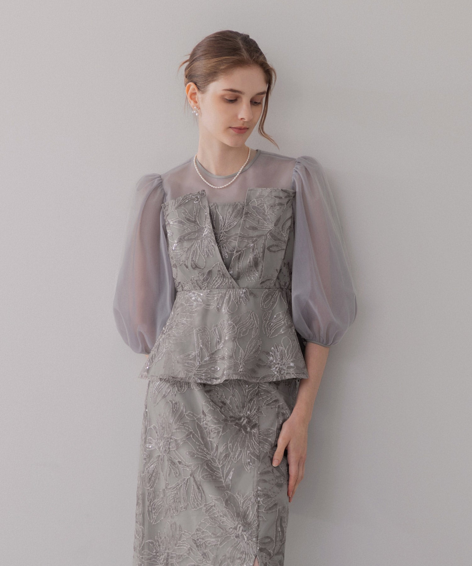 【当日発送】シアーパフスリーブペプラムスパンコール花柄セットアップドレス