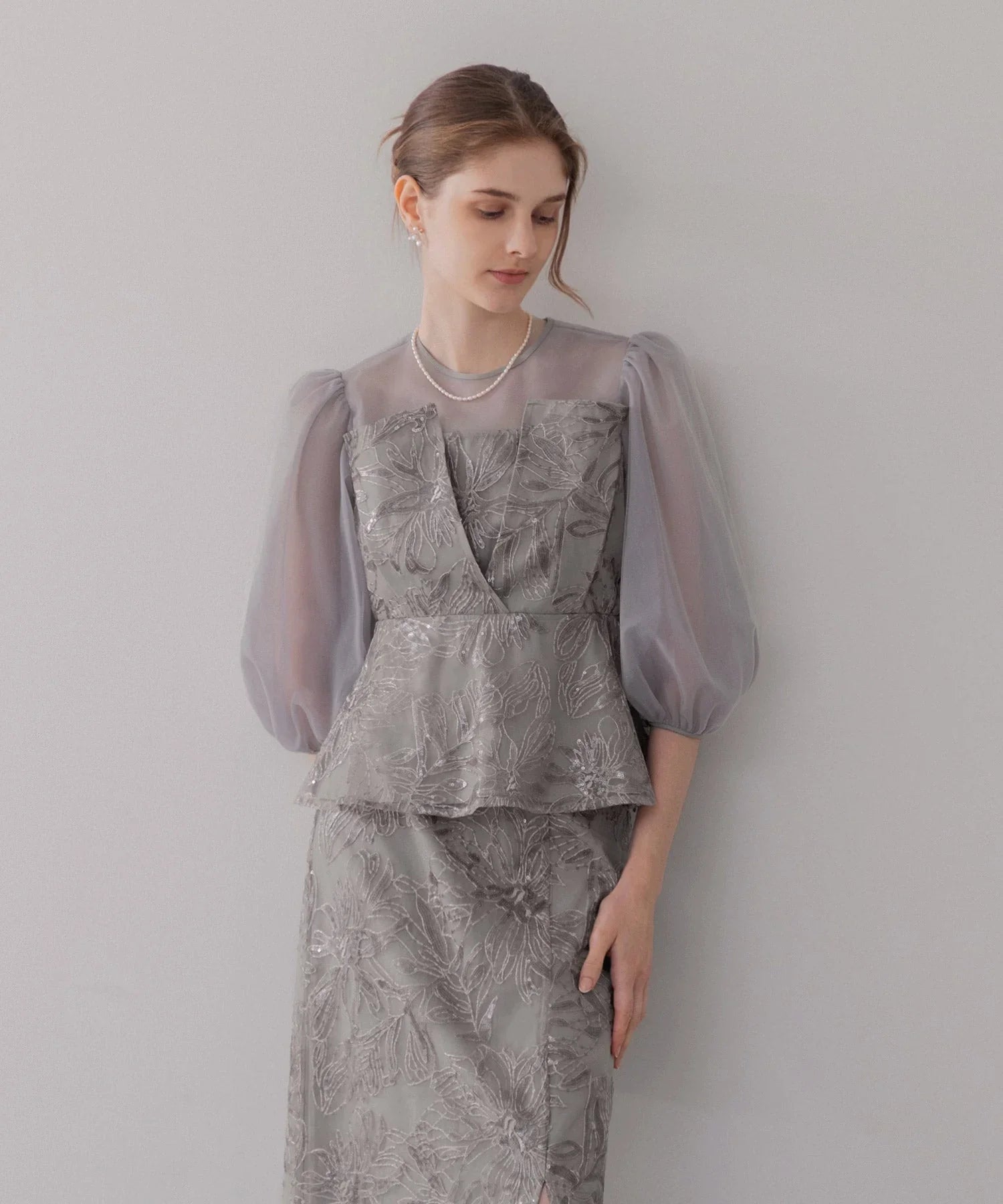 【当日発送】シアーパフスリーブペプラムスパンコール花柄セットアップドレス