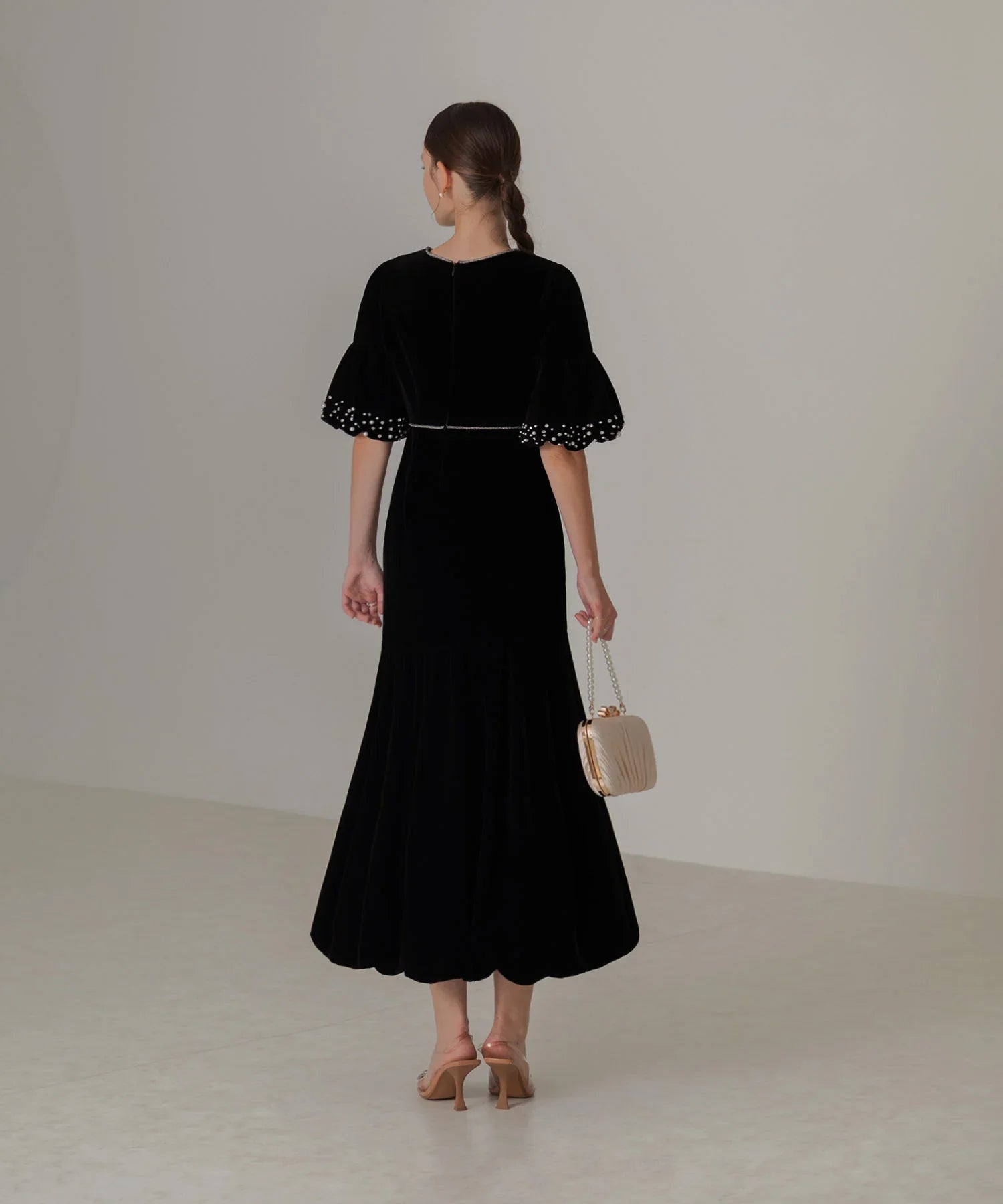 【當天出貨】珍珠石絲帶絲絨縮褶連身裙