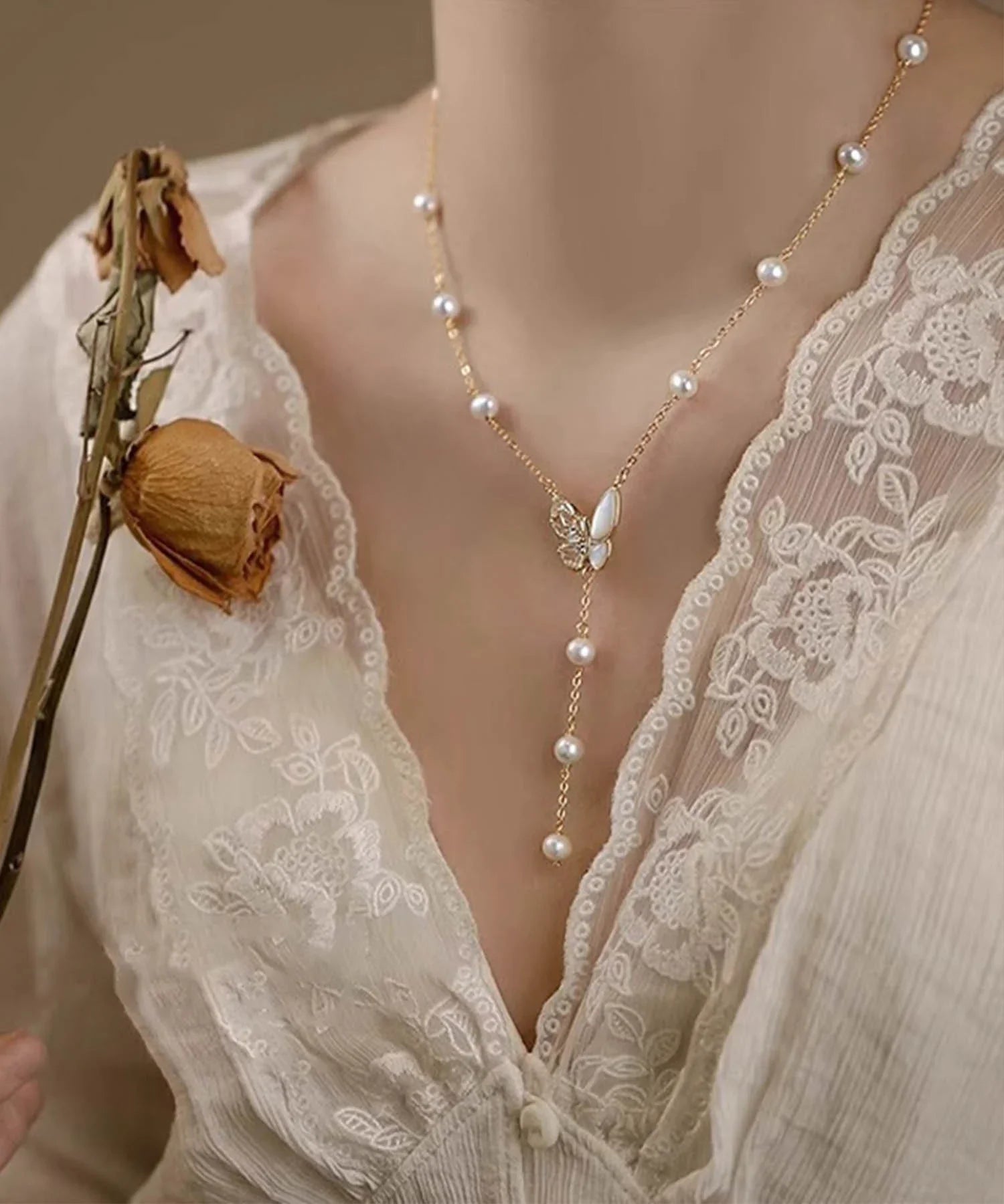 【当日発送】バタフライモチーフパールロングネックレス