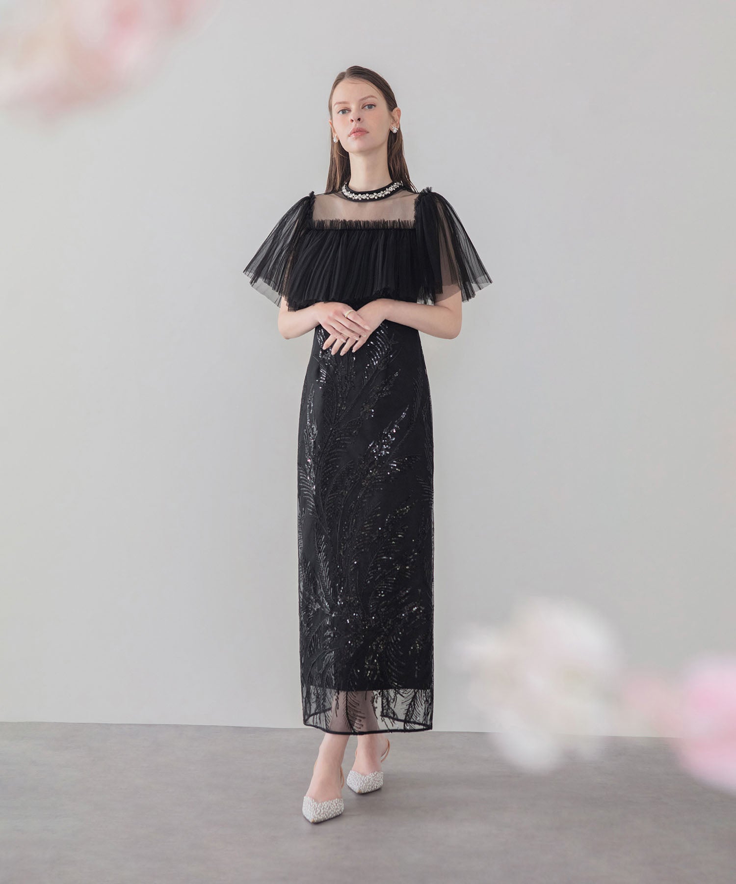 【COMING SOON】ビジューネックチュールスパンコールリーフIラインワンピースドレス