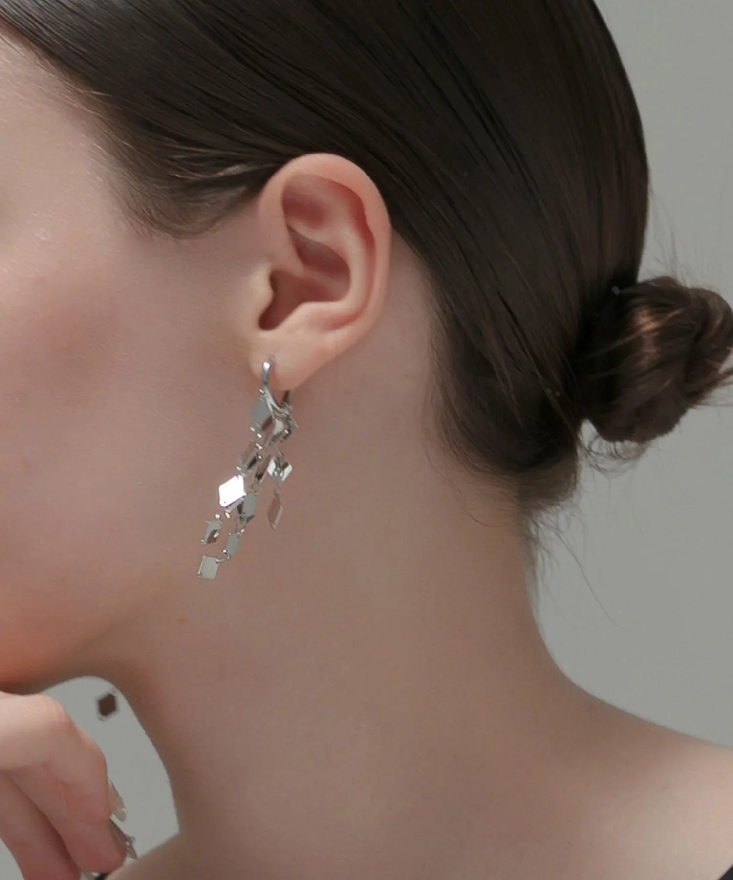 【当日発送】ダイヤモチーフロングピアス