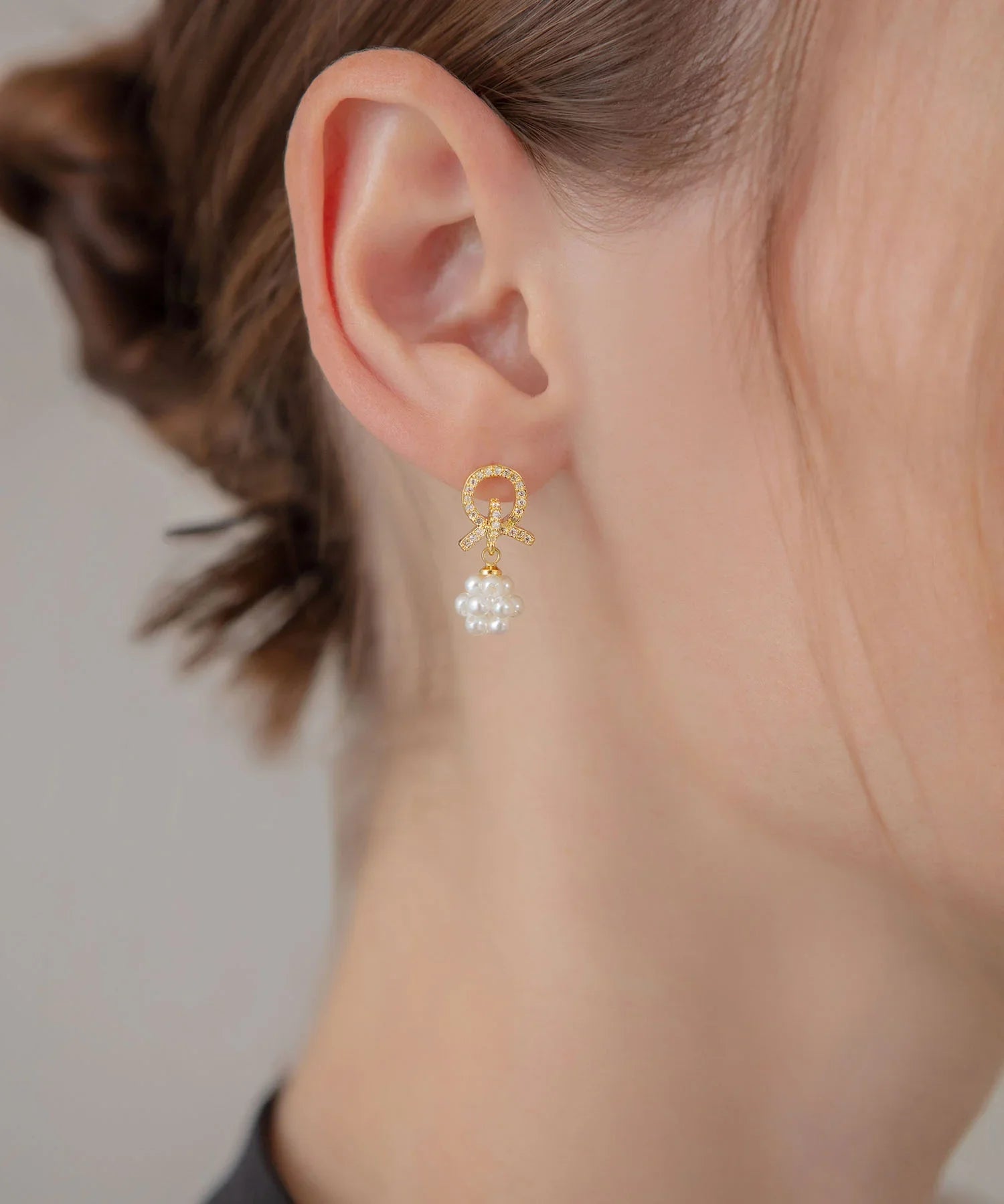 【当日発送】ビジューリボンパールフラワーモチーフニュアンスピアス