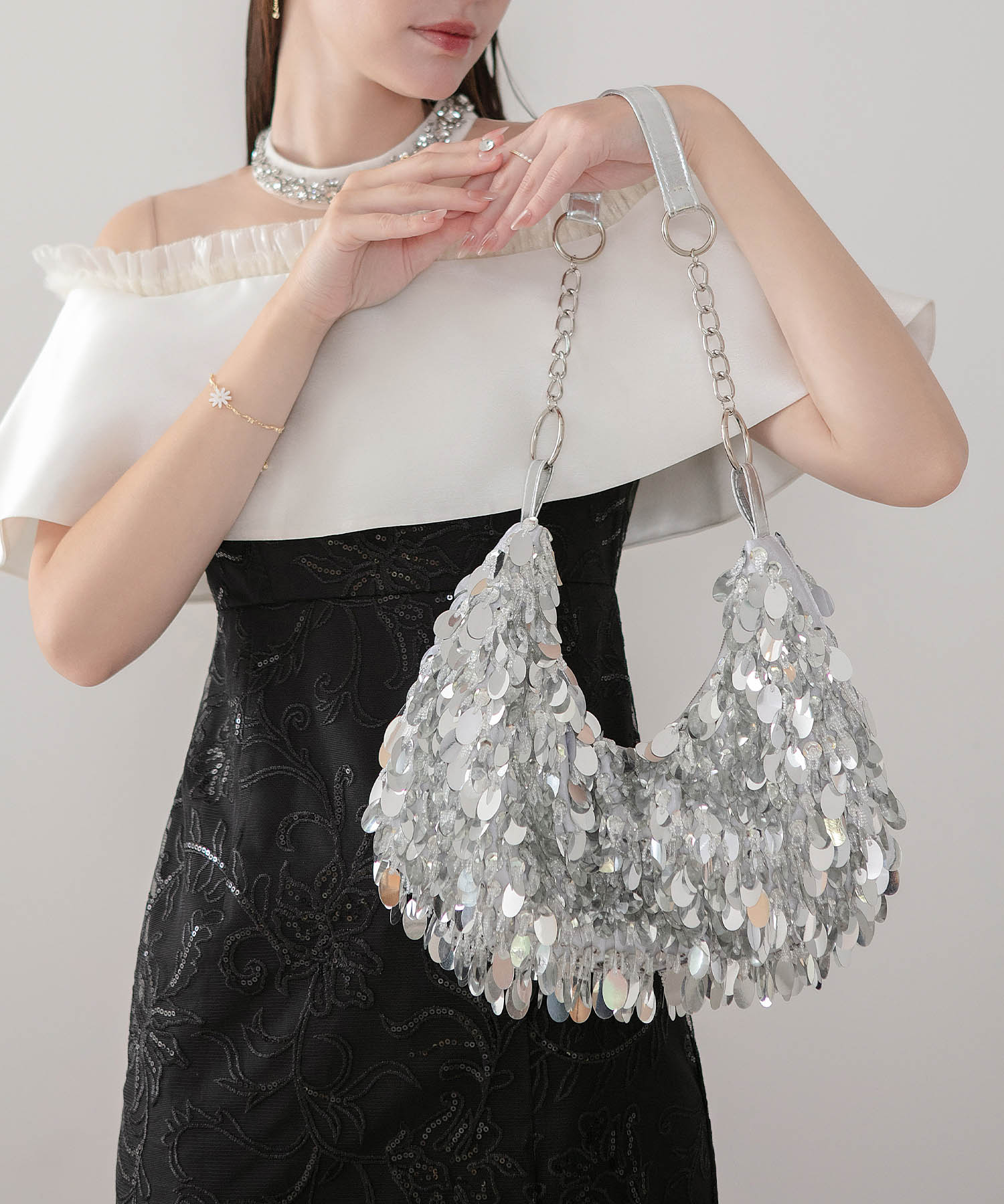 【COMING SOON】メタリックスパンコールプレートチェーンハンドバッグ