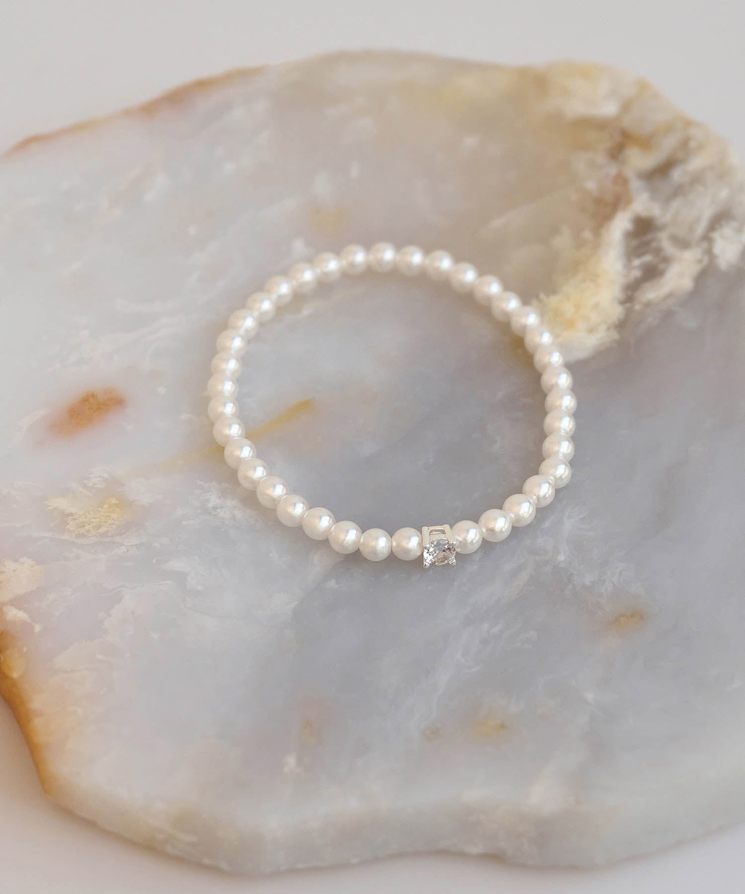 【当日発送】パールラインストーンスリムブレスレット