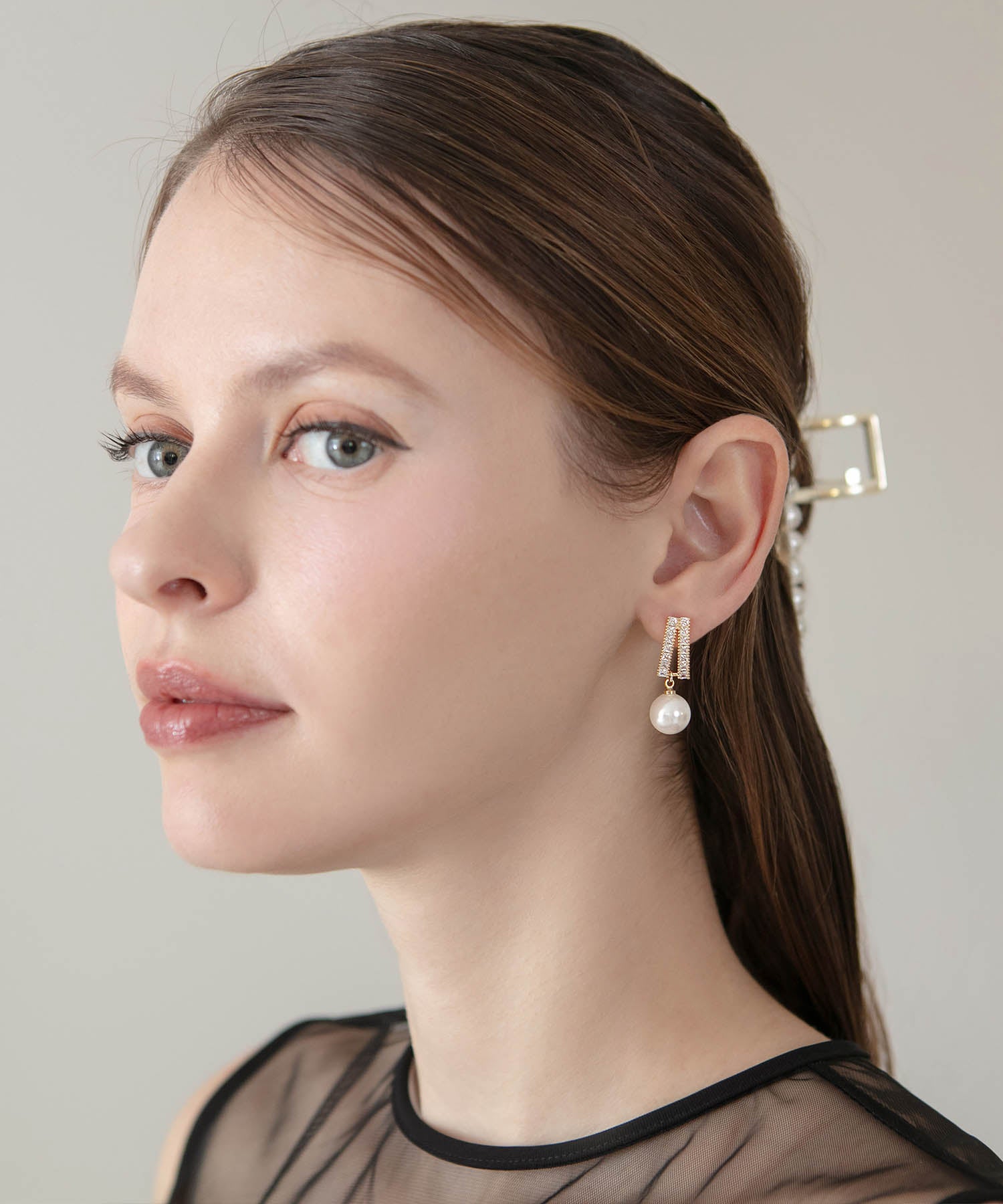 【当日発送】パールラインストーンビジューピアス