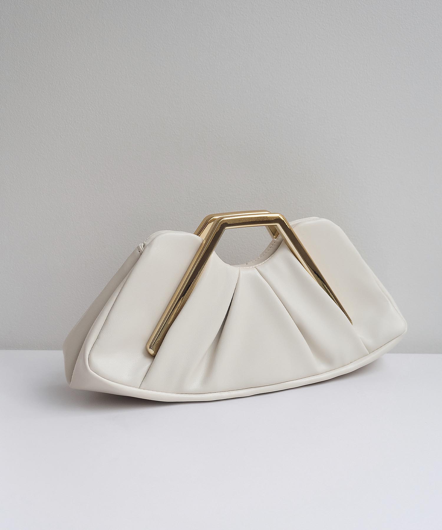 【当日発送】メタルハンドルギャザークラッチバッグ